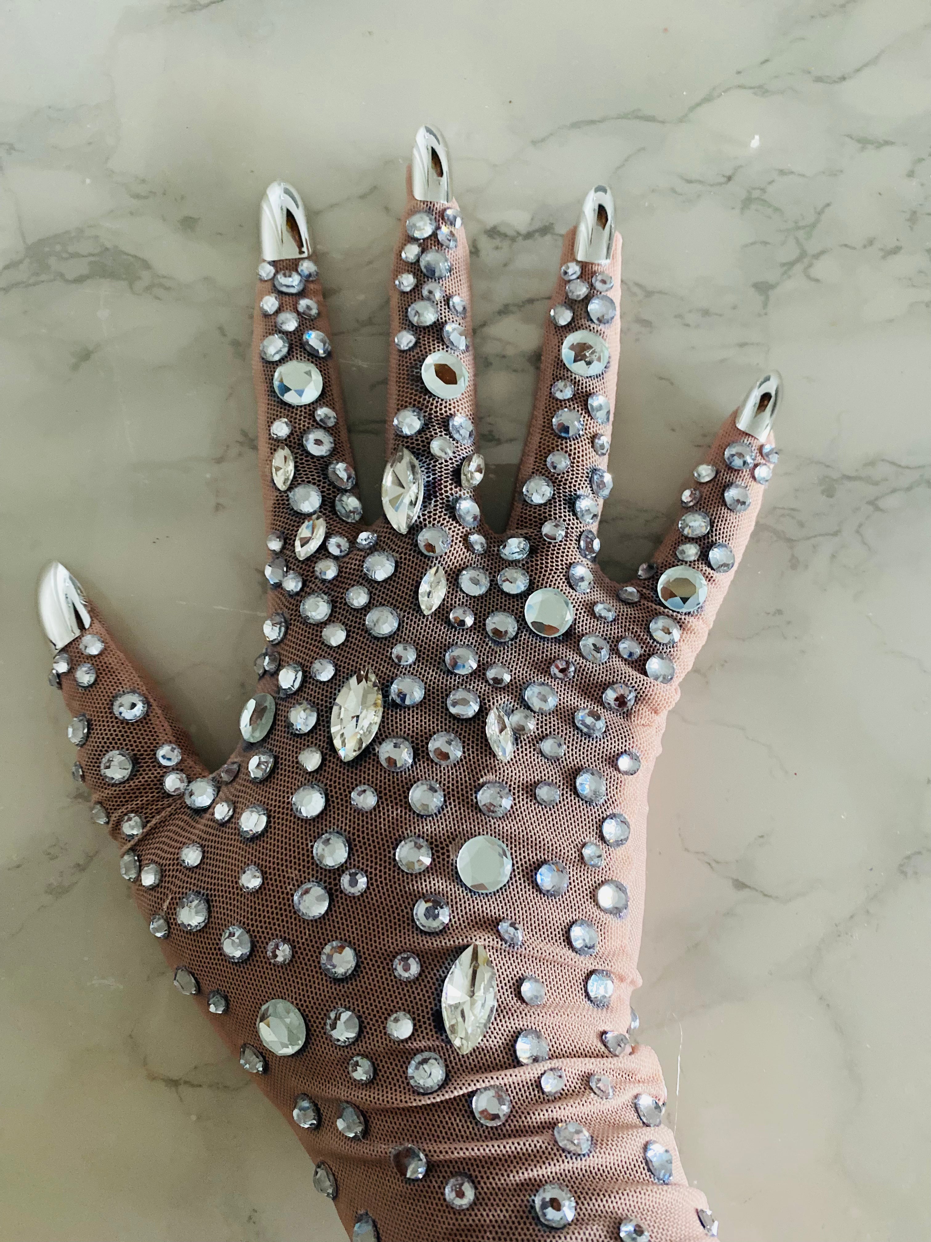 Swarovski Crystal Rhinestone Gloves & False Nails Set - Silver Nude Stiletto Nails for Vegas Showgirls, Burlesque Performances & Costume Parties - Elegant Dress Accessories for Stage Shows & Nightclub Events