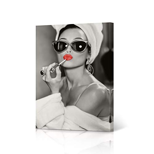 02/ Black and White - Red Lip