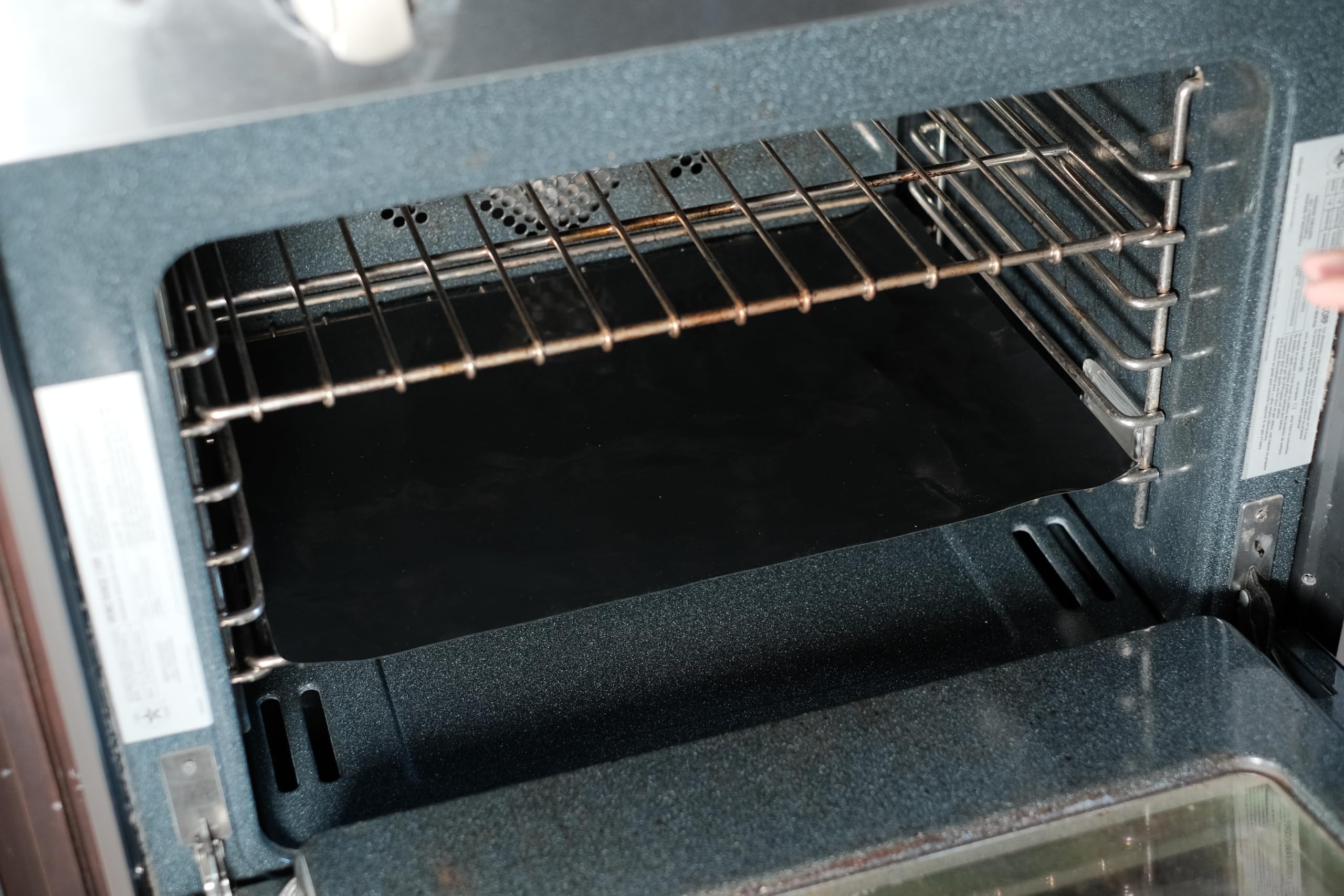 Non-Stick Oven Liner for Bottom of Oven - Heavy Duty Reusable Baking Mat - PFOA & PTFE Free - Heat Resistant to 500°F - Fits Electric, Gas, Toaster Ovens & Grills - Dishwasher Safe (1 Pack) - Perfect for Baking, Roasting & Spill Protection
