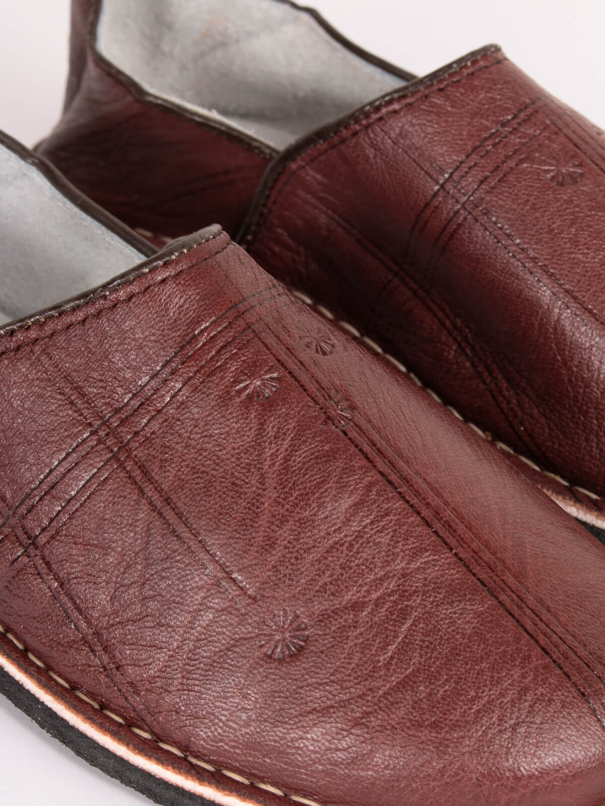 Authentic Moroccan Berber Babouche Slippers - Soft Leather Handmade Brown House Shoes for Men & Women | Perfect for Home, Lounge & Boho Fashion
