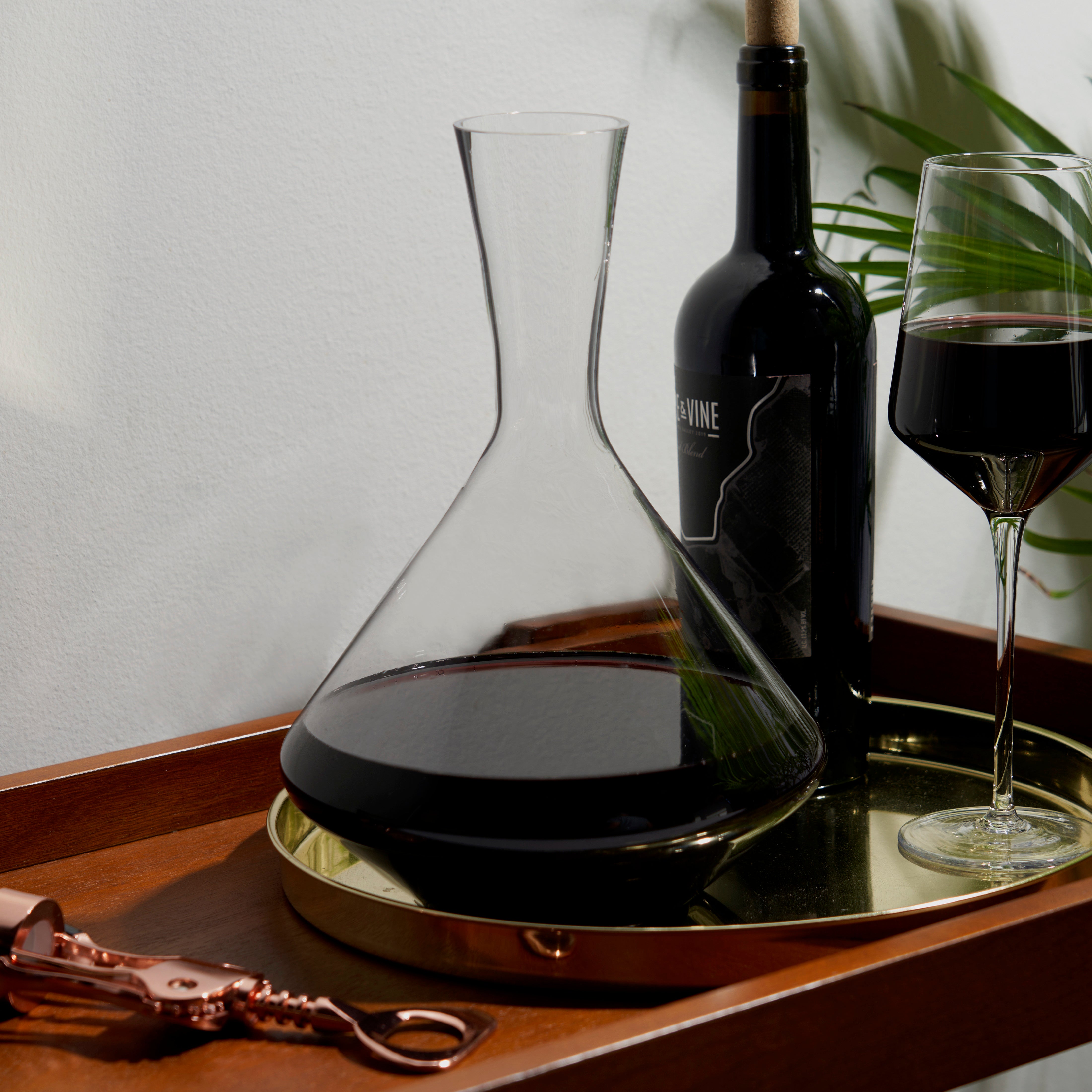 Elegant Raye Angled Crystal Wine Decanter - Premium Lead-Free Glass Carafe for Red Wine Aeration & Decanting | Perfect for Dinner Parties, Wine Tasting & Home Bar Decor