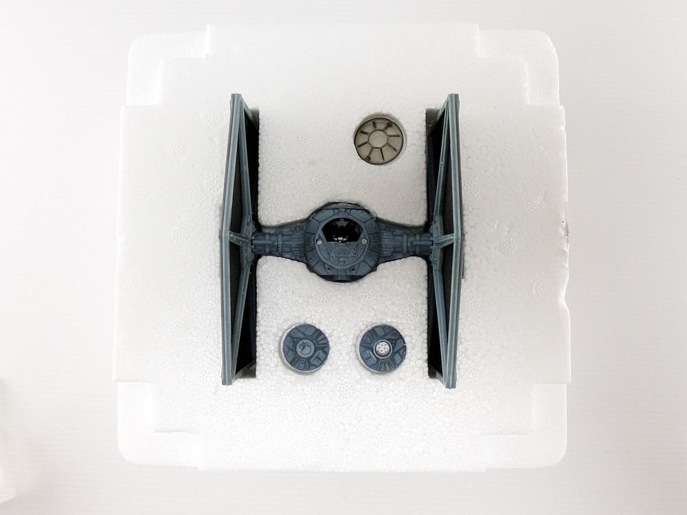 Hot Wheels Elite Star Wars Episode V: The Empire Strikes Back TIE Fighter Die-Cast Starship Vehicle - Collectible Model for Display & Play - Perfect for Star Wars Fans & Die-Cast Collectors