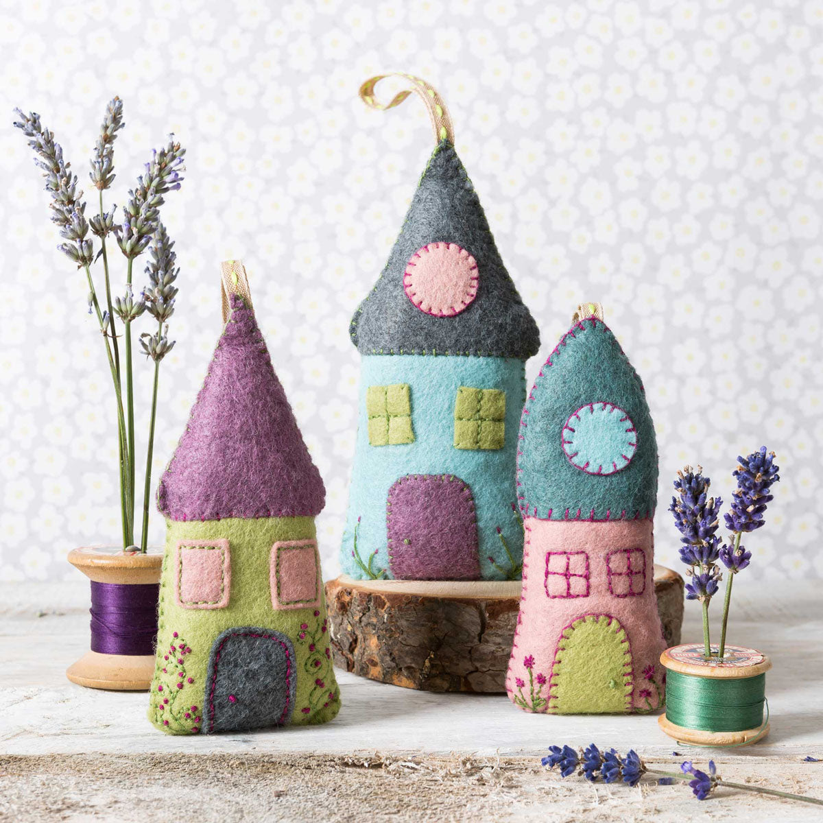 DIY Hand Stitched Felt Craft Kit - Lavender Scented Miniature Houses for Home Decor & Gifts | Perfect for Relaxation, Craft Parties & Holiday Decorations