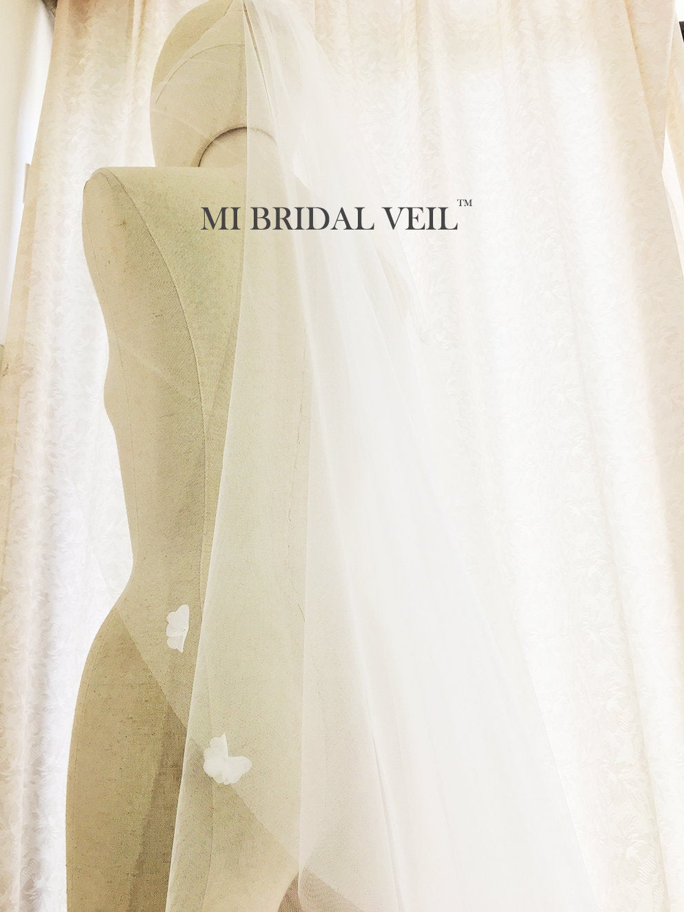 Elegant Wedding Veil with Flower - Chapel Length Boho Bridal Veil | Soft Tulle Beach Wedding Accessory for Bride | Perfect for Boho, Beach and Chapel Weddings