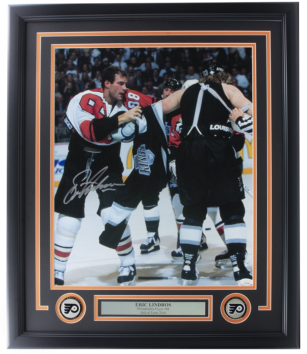 Authentic Eric Lindros Signed Framed Philadelphia Flyers 16x20 Fight Photo with JSA COA - Perfect for Hockey Memorabilia Collections and Man Cave Decor