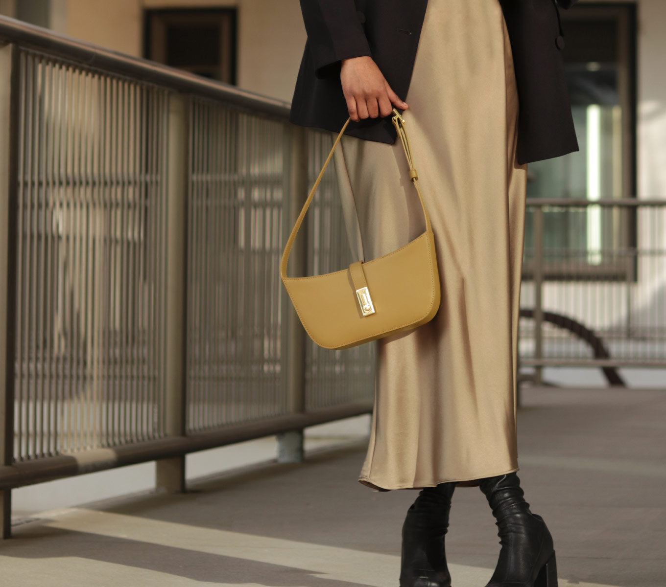 Stylish Mabel Shoulder Bag for Women - Trendy Crossbody Purse with Adjustable Strap - Perfect for Work, Travel & Everyday Use