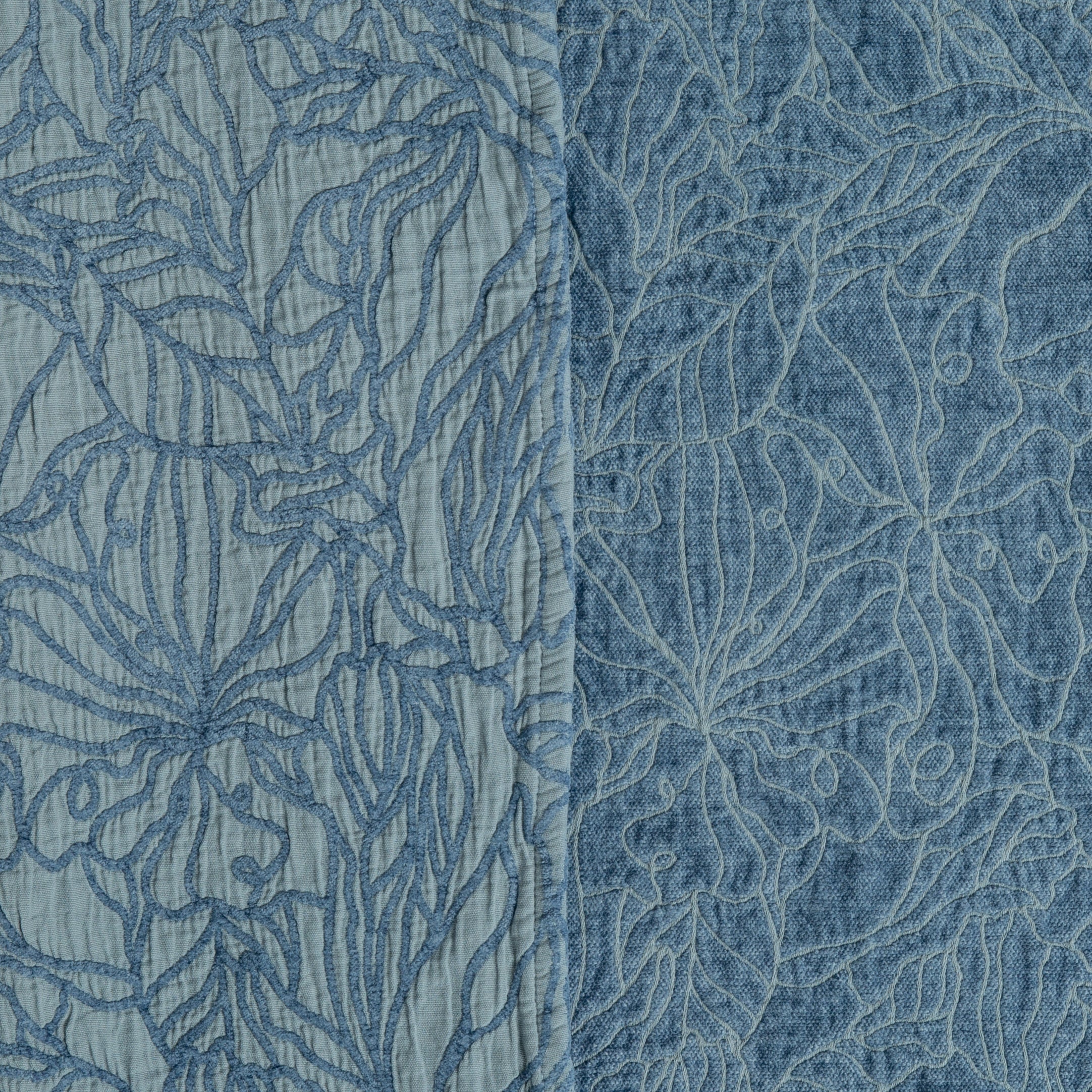 Georgia Blanket - Soft & Cozy Throw Blanket for Couch, Bed, and Travel - Perfect for Home Decor, Gifts, and Cold Weather Comfort