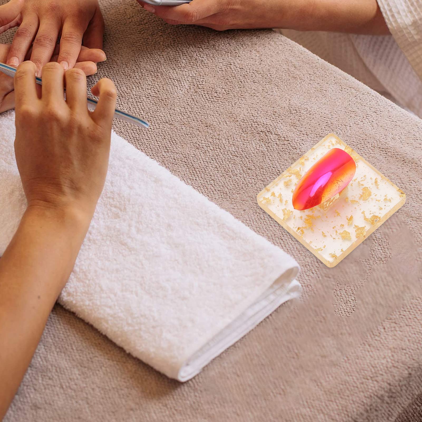 Multi-Functional Heart-Shaped Nail Tip Holder Stand for Nail Technicians | Professional Manicure Tool for Home & Salon Use | Perfect for Acrylic Nail Application & Nail Art Practice