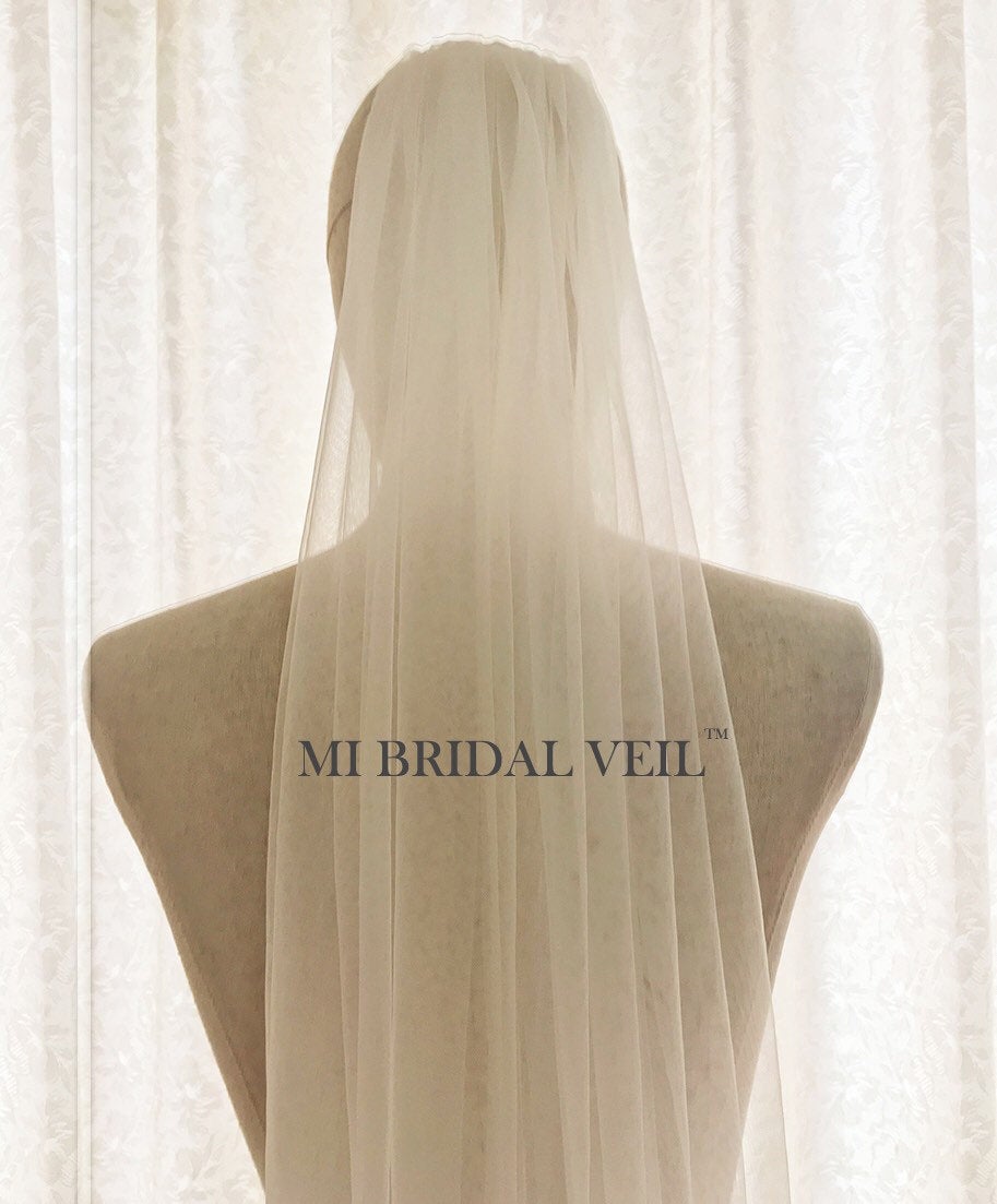Elegant Wedding Veil - Soft Sheer Tulle Bridal Veil with Hand-Sewn Metal Comb | Fingertip, Floor, Chapel & Cathedral Lengths | Perfect for Church Weddings, Vow Renewals & Bridal Photography