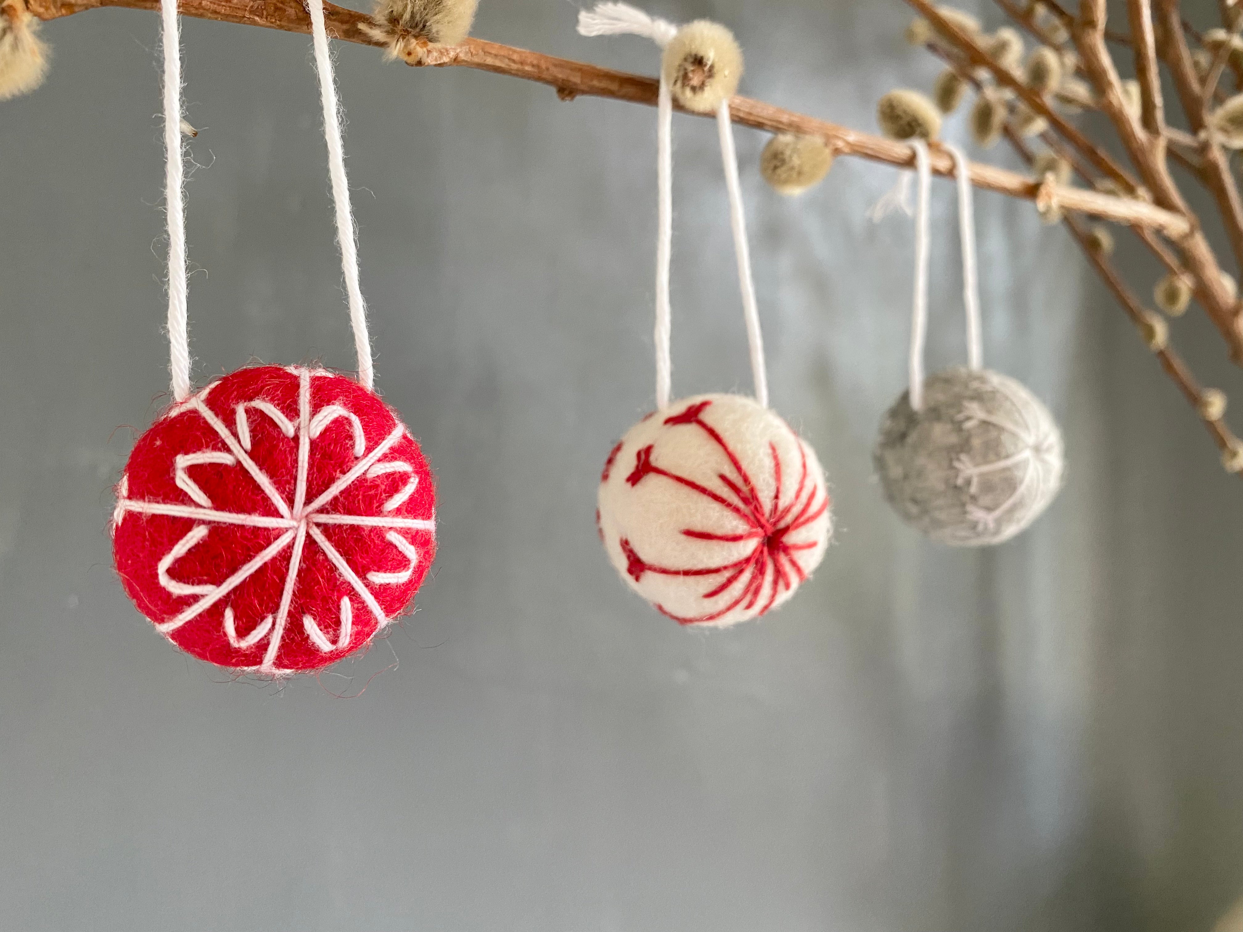 Snowflake Ornaments - Elegant Christmas Tree Decorations for Holiday Home Decor | Perfect for Xmas Party, Winter Wedding & Festive Gift Giving