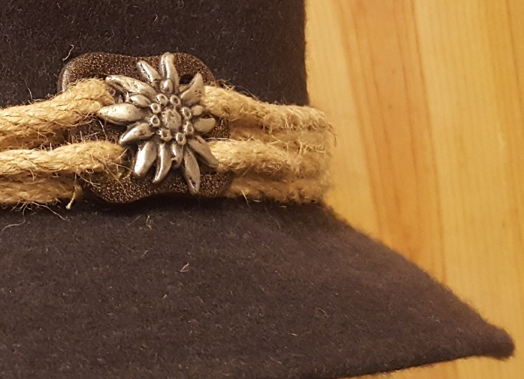 Authentic German Trachten Hat with Coin, Edelweiss, Antler Piece - Traditional Bavarian Oktoberfest Costume Accessory for Beer Festival, Halloween & Cultural Events