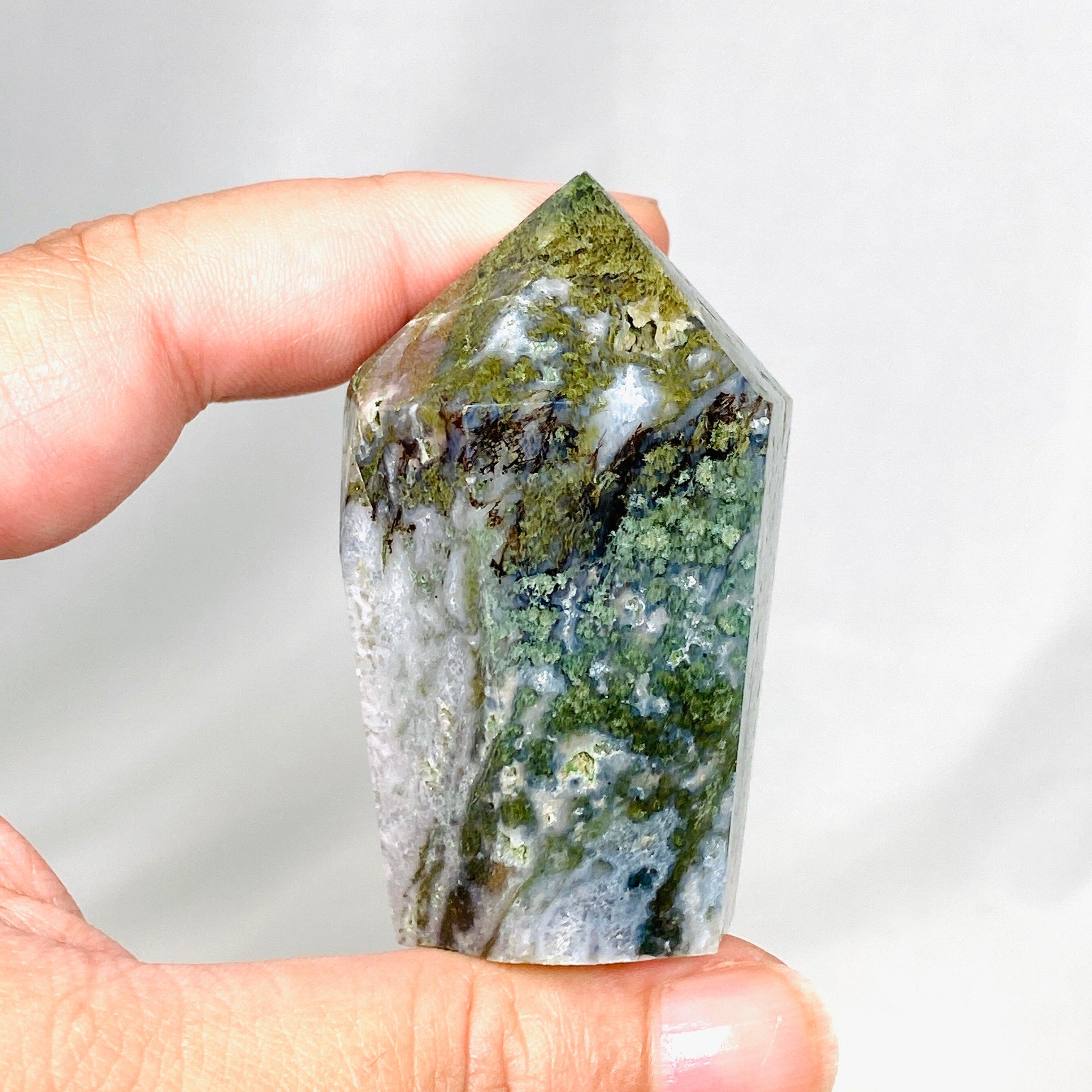 Natural Green Moss Agate Point - Healing Crystal for Meditation, Reiki & Energy Work - Perfect for Home Decor, Spiritual Gifts & Yoga Space Enhancement