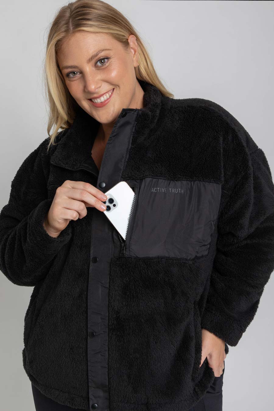 Tech Teddy Jacket - Cozy & Stylish Fleece Jacket for Women & Men | Perfect for Winter, Fall & Outdoor Activities | Warm & Soft Teddy Bear Fabric