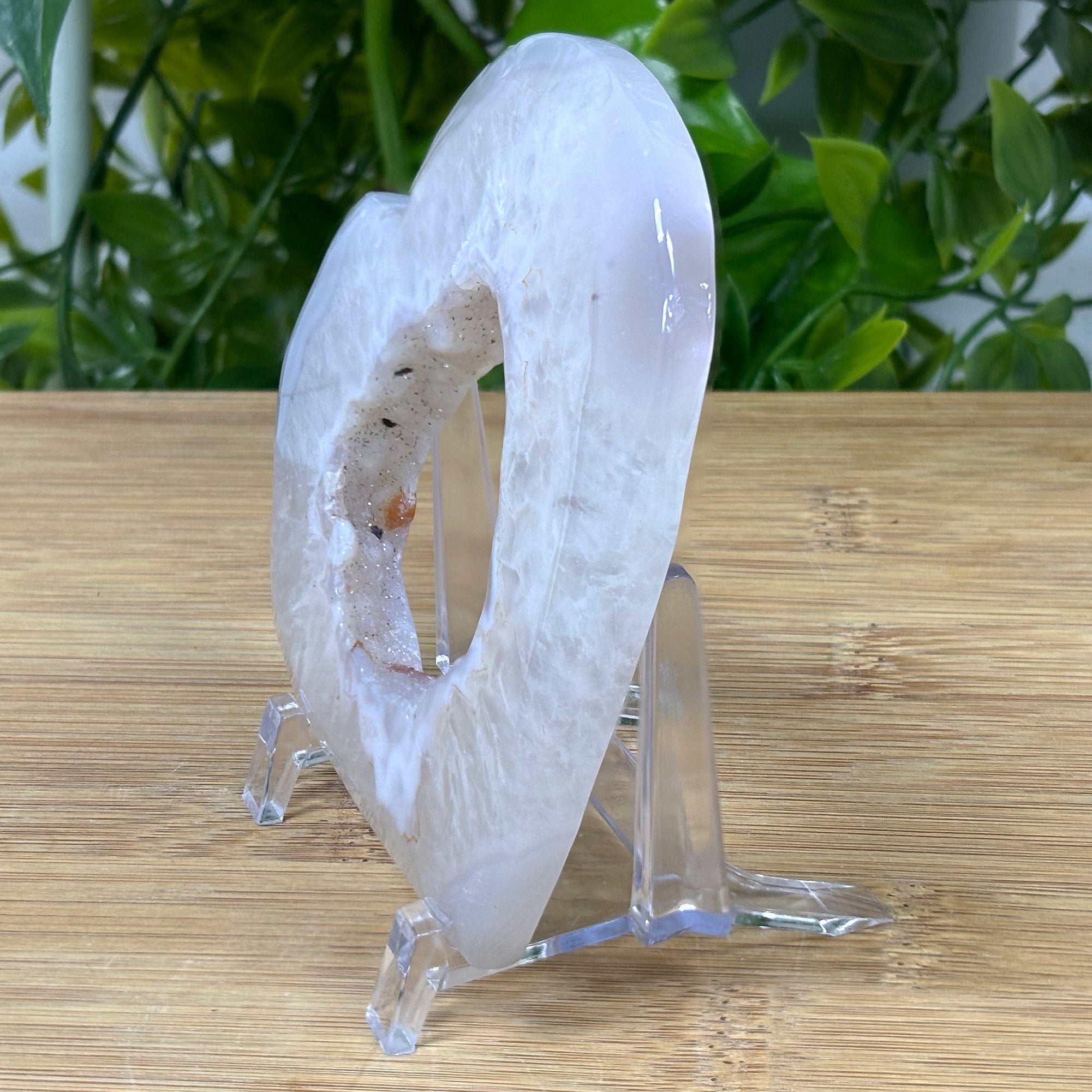Healing Natural Agate Hand Carved Heart Crystal Gemstone for Meditation, Chakra Balancing & Home Décor - Perfect for Spiritual Gifts & Yoga Spaces (RSH285)