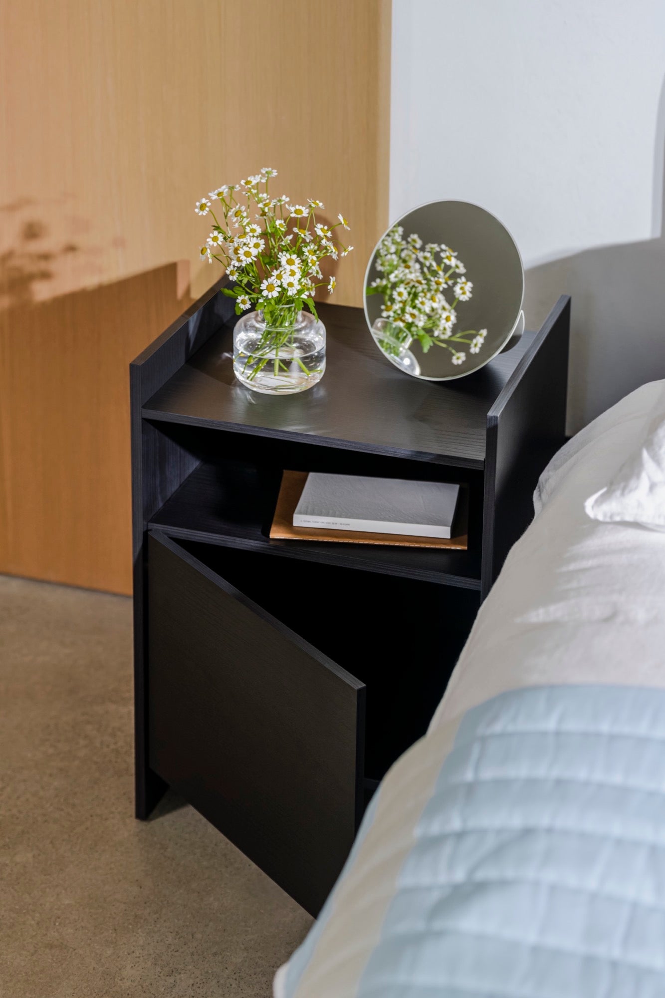 Modern Nightstand with Storage - Wooden Bedside Table for Bedroom, Living Room & Office - Compact End Table with Drawer & Shelf for Small Spaces