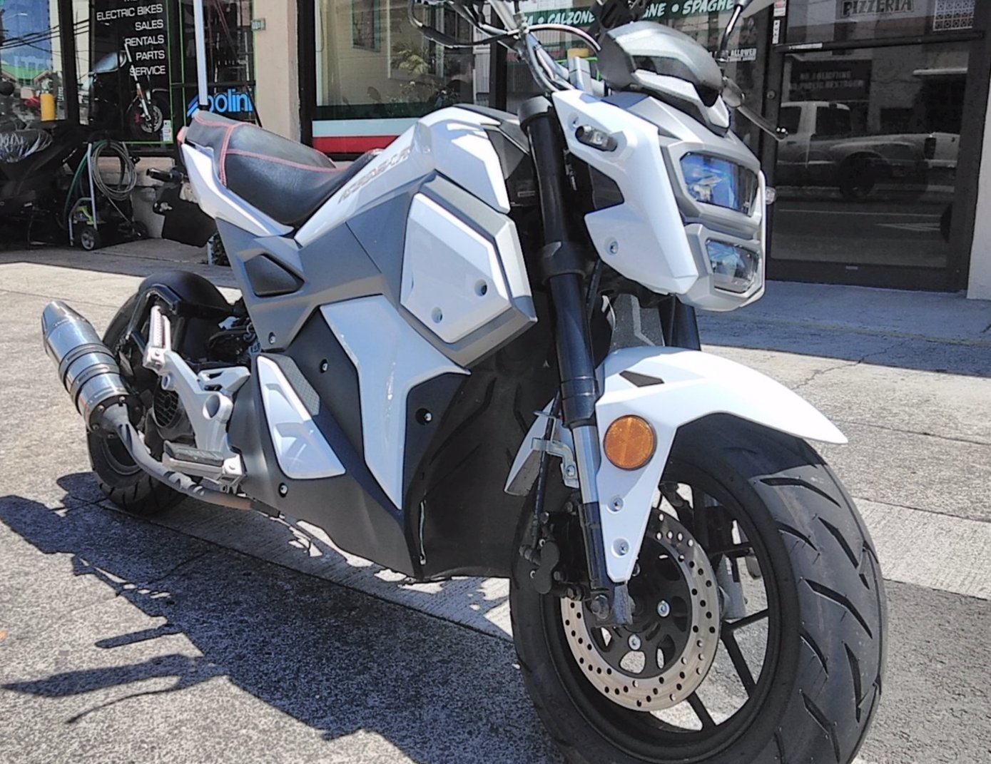 Venom Mini Max 50cc Automatic Motorcycle - Lightweight & Fuel Efficient for Commuting, Campus Riding & Urban Transportation