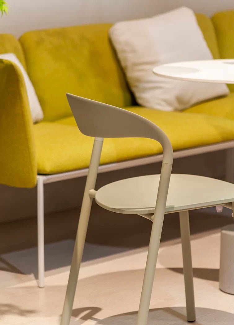 Lapalma Hawi S420 Modern Stackable Chair - Durable & Space-Saving Dining Chair for Restaurants, Cafes, and Home Kitchens