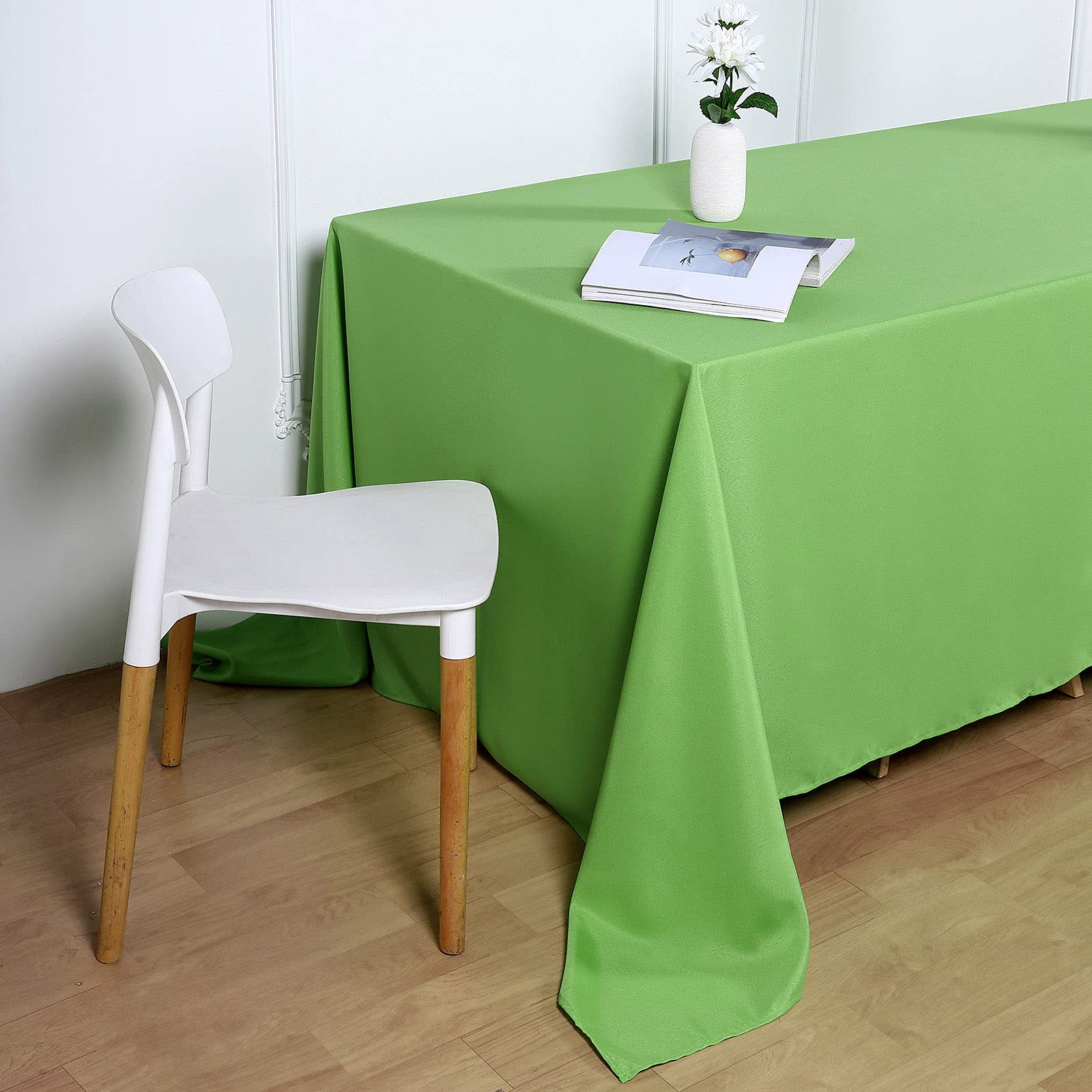 90''x132 Inch Rectangle Polyester Tablecloth - Wrinkle-Free, Soft Solid Dinner Table Cover for Buffet, Wedding, Party & Events - Apple Green - Perfect for Banquets, Restaurants, and Home Dining Decor