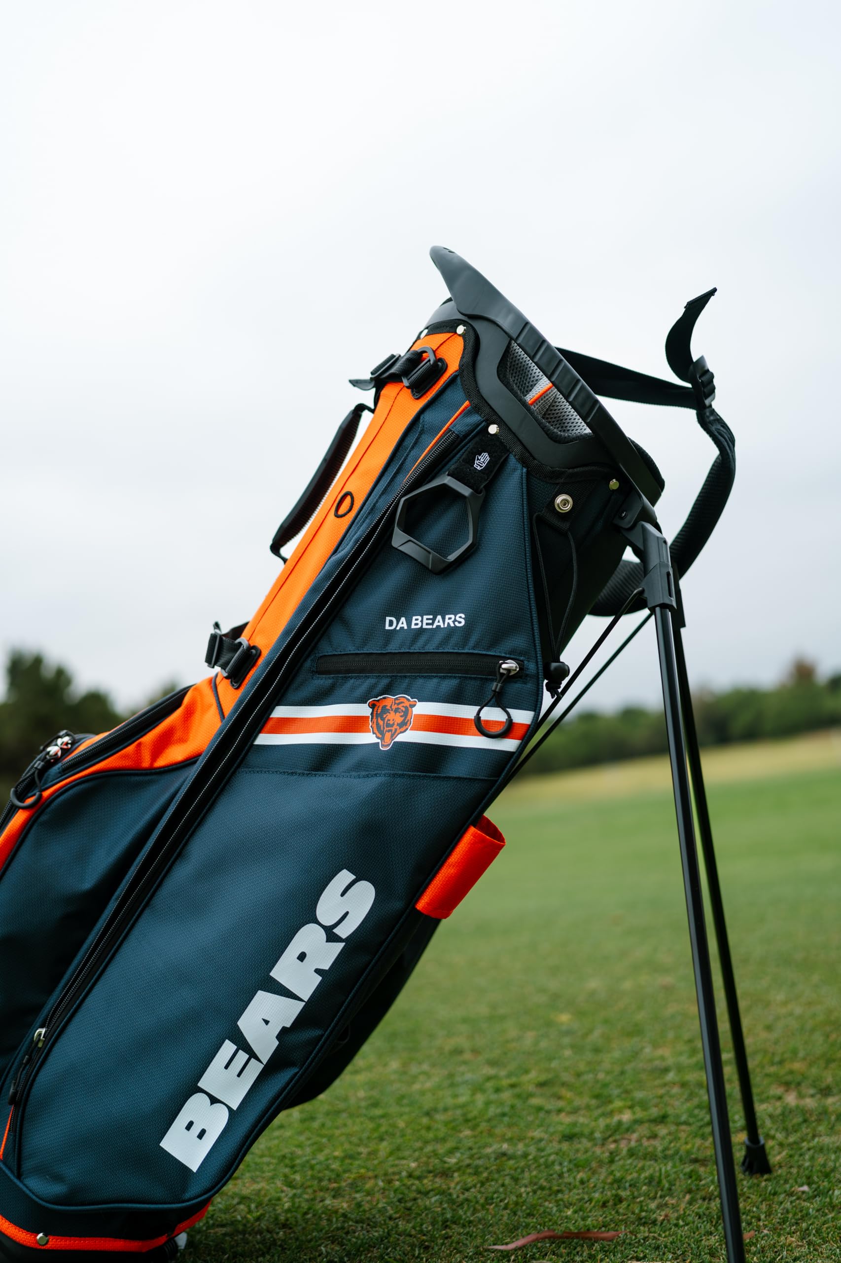 Wilson NFL Official Licensed Golf Bag - Durable & Lightweight for Men & Women | Perfect for Tournaments, Driving Range & Travel