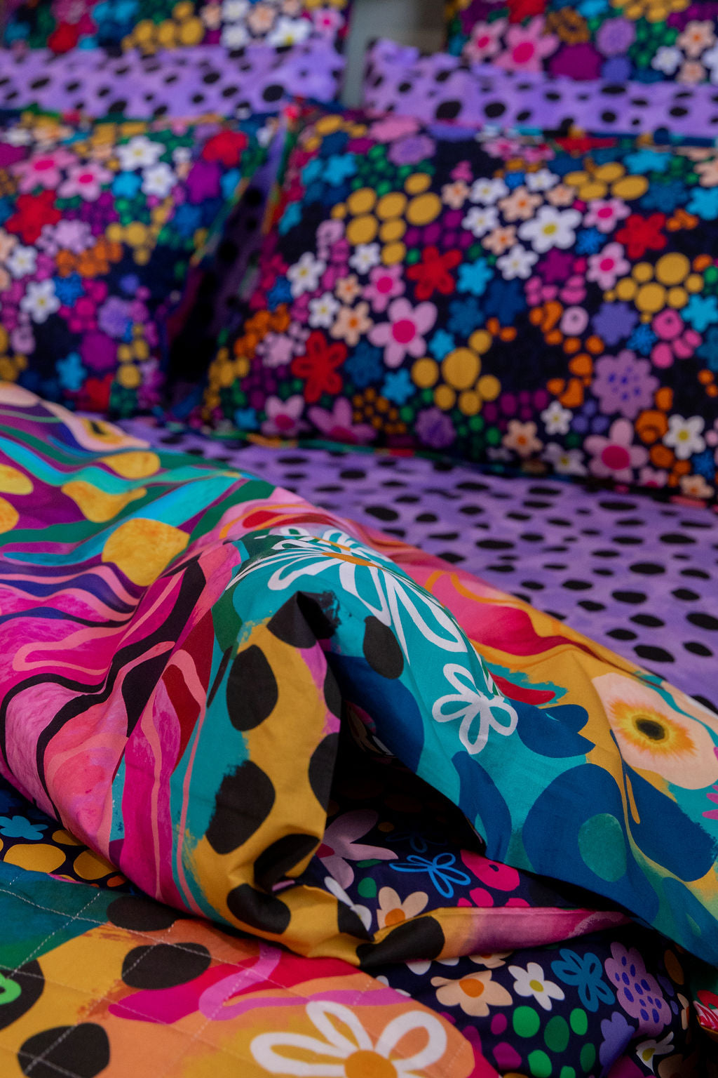 Kasey Rainbow Matilda Quilt Cover Set - Soft & Stylish Bedding for Cozy Nights - Perfect for Master Bedrooms, Guest Rooms & Dorm Decor