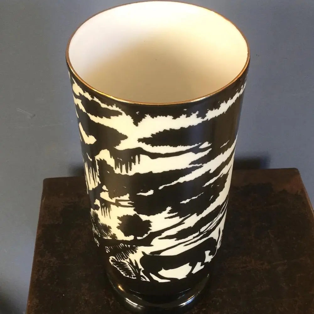 Antelope Decorative Vase - Modern Ceramic Home Decor for Living Room, Bedroom & Office - Perfect for Flowers, Centerpieces and Interior Design