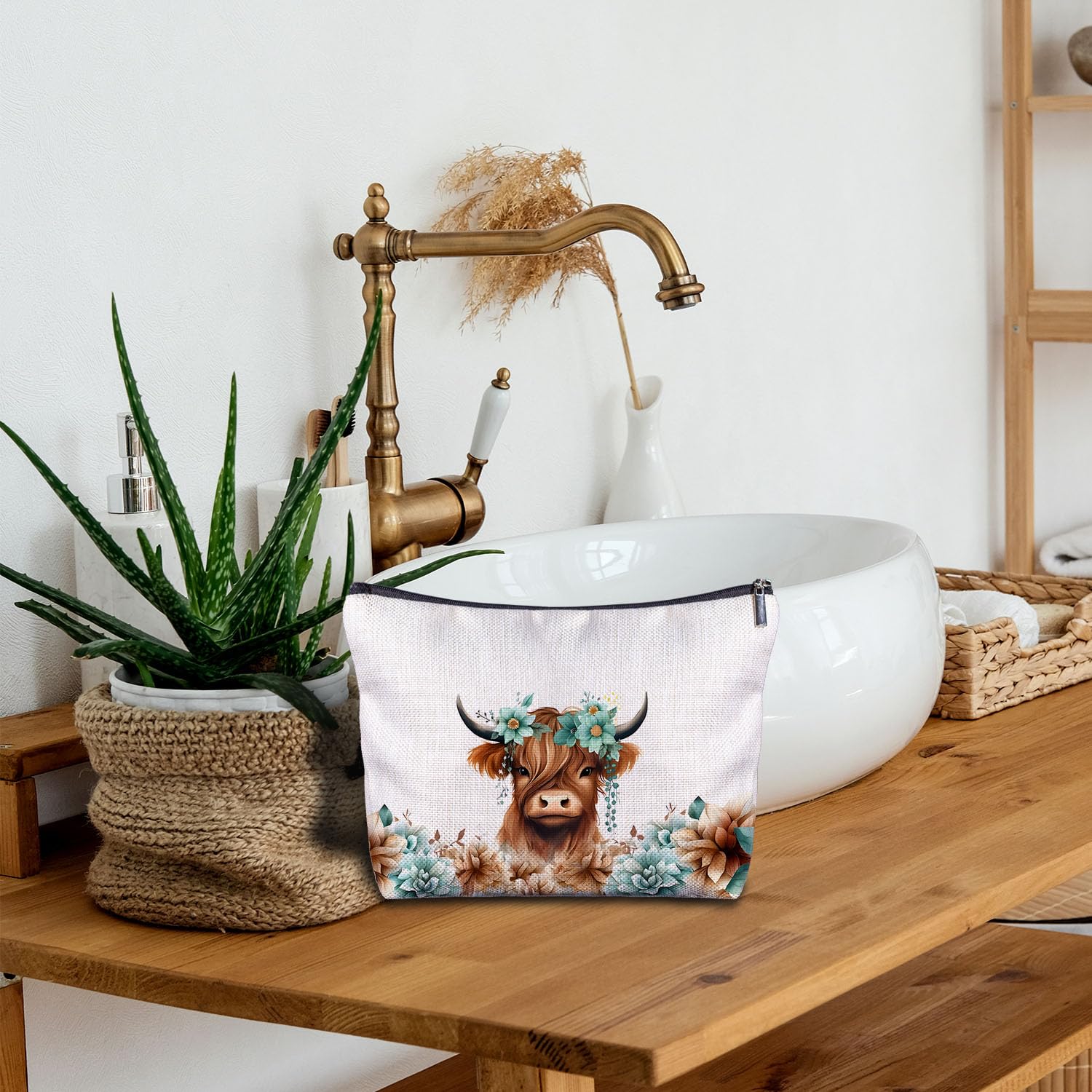 Highland Cow Makeup Bag with Summer Floral Design - Cute Cowgirl Cosmetic Pouch for Women, Zippered Travel Toiletry Bag - Perfect for Travel, Gifts & Daily Use