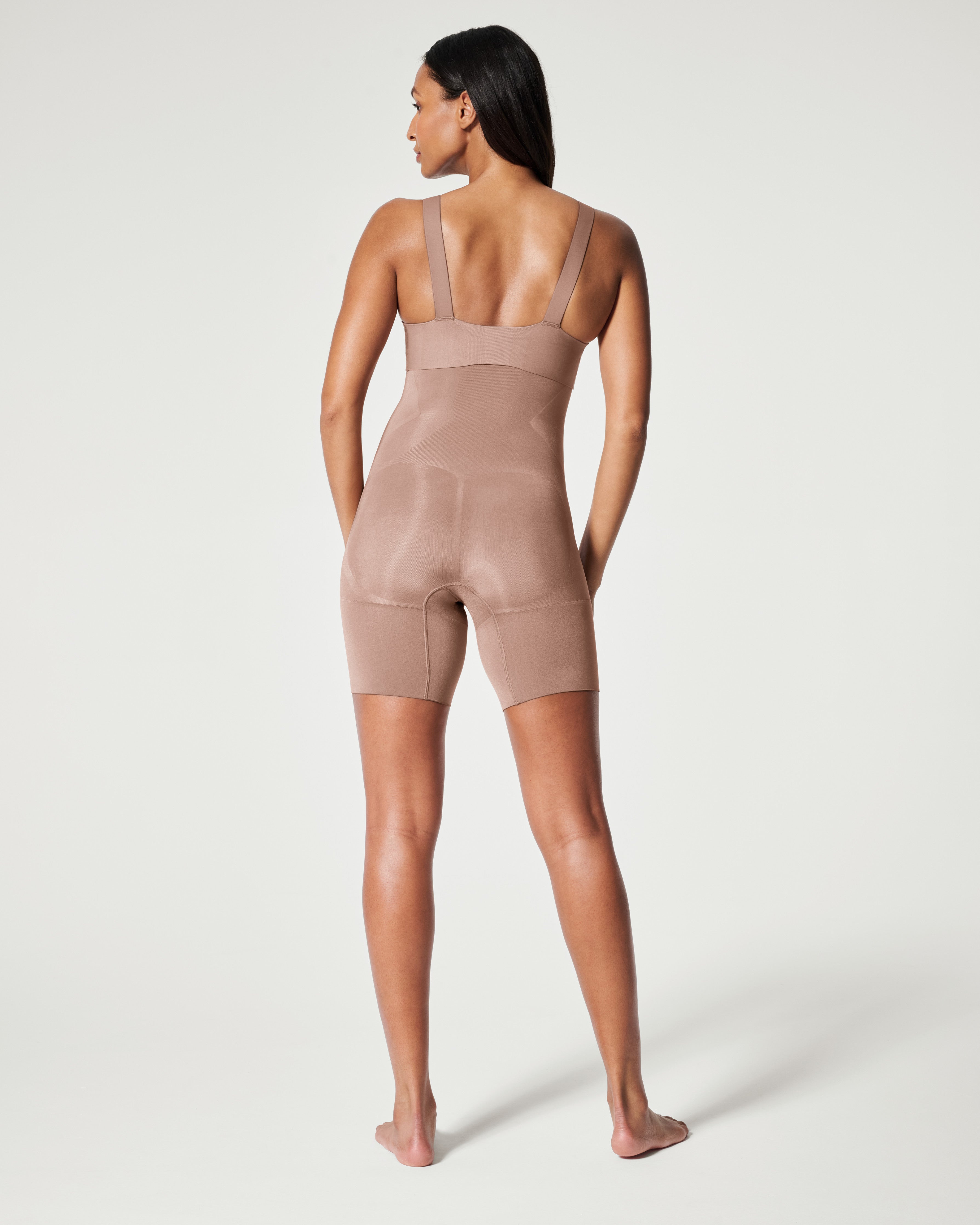 SPANX Sculpt™ OnCore High Waisted Mid Thigh Shorts - Shapewear for Women, Tummy Control & Thigh Slimming - Perfect for Dresses, Skirts & Everyday Wear