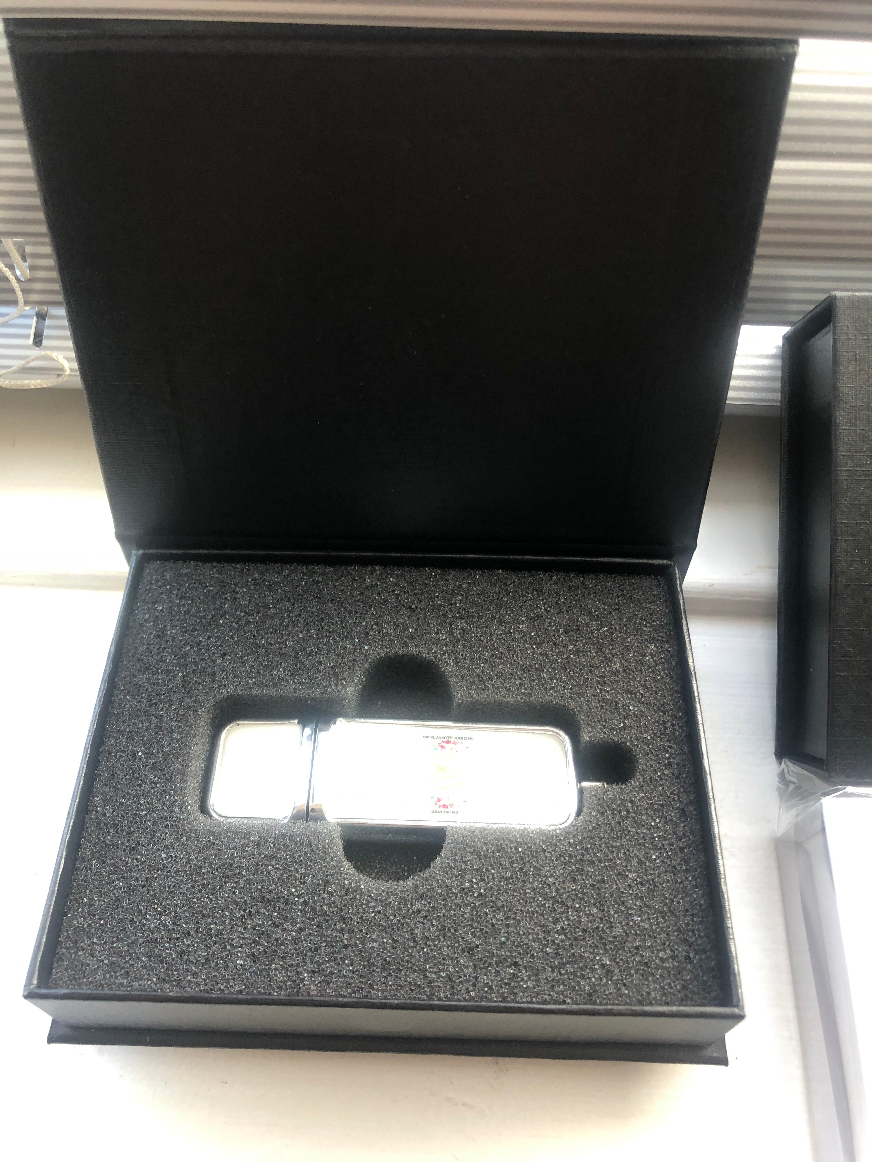 64GB USB Flash Drive with Full Quran in Arabic, English & Urdu - Perfect Gift for Ramadan, Hajj & Islamic Studies