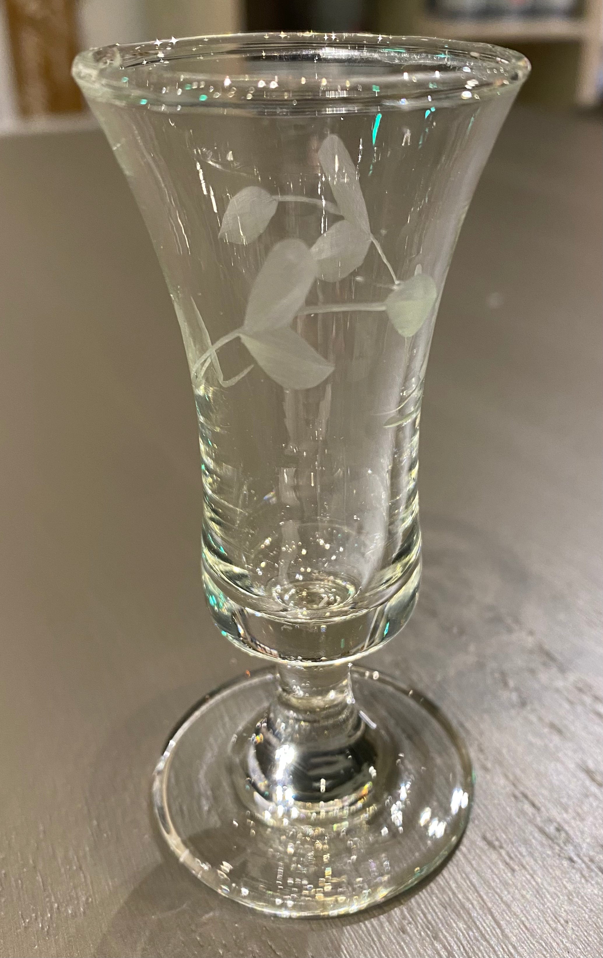 Vintage Etched Narrow Cordial Shot Glass Set - Elegant Antique Design for Whiskey, Liqueur & Cocktails - Perfect for Home Bars, Parties & Gift Giving