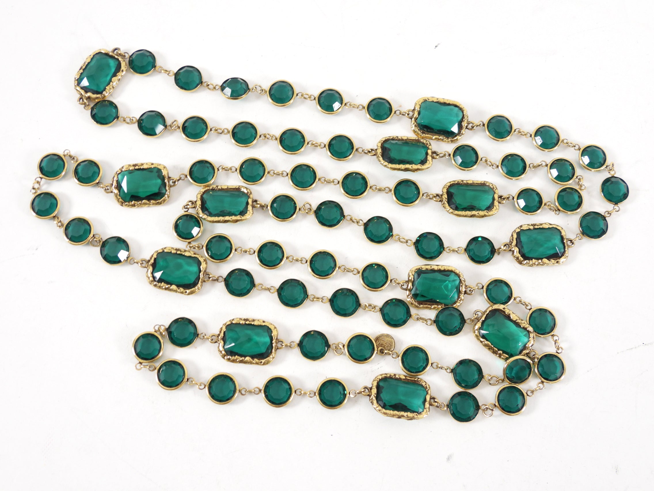 Vintage Chanel 1981 Emerald Green Gripoix Glass Chicklet Sautoir Necklace - Elegant Statement Jewelry for Women, Perfect for Parties, Weddings & Special Occasions