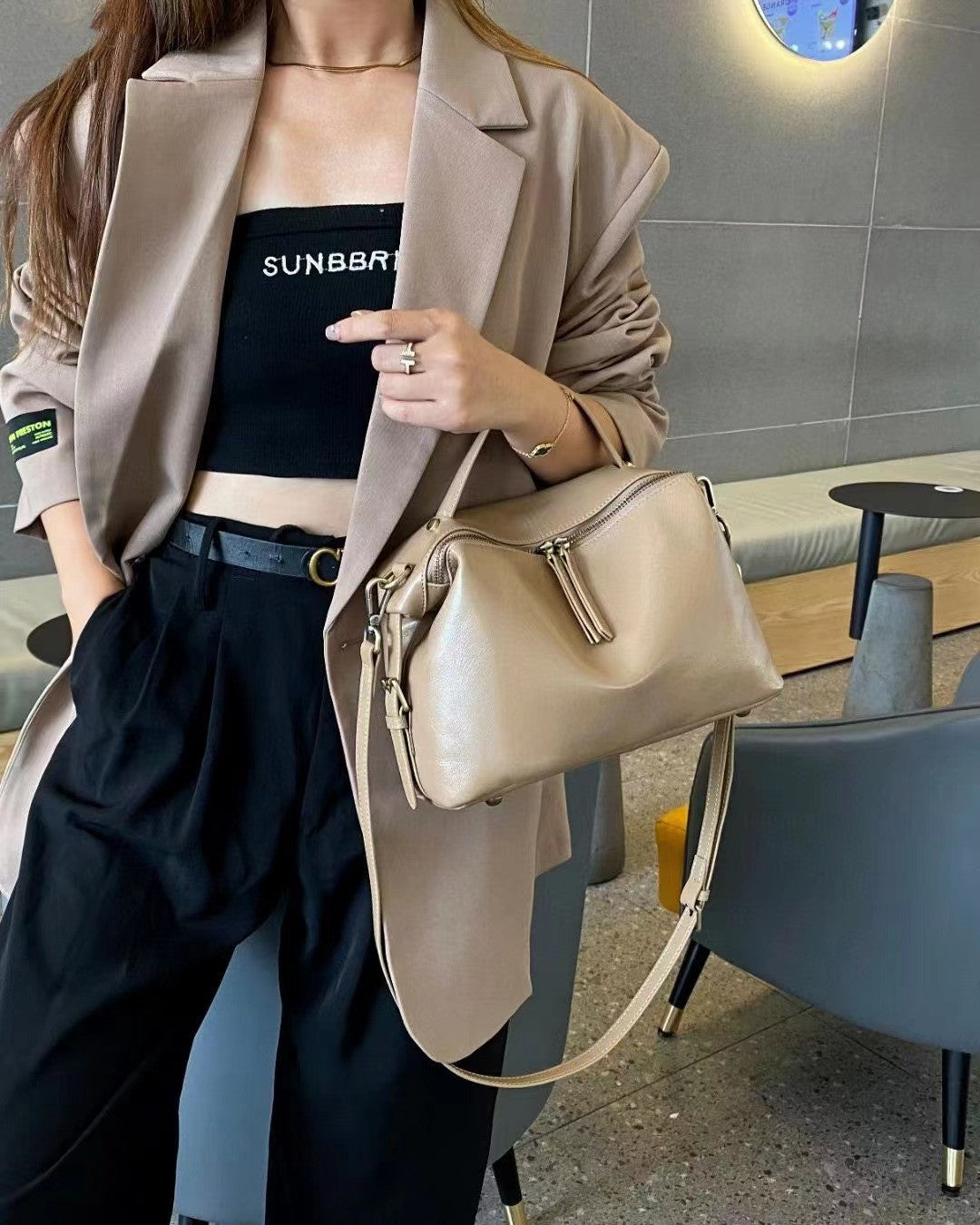 Stylish Convertible Shoulder Bag for Women - Crossbody, Tote & Backpack - Perfect for Work, Travel & Daily Use