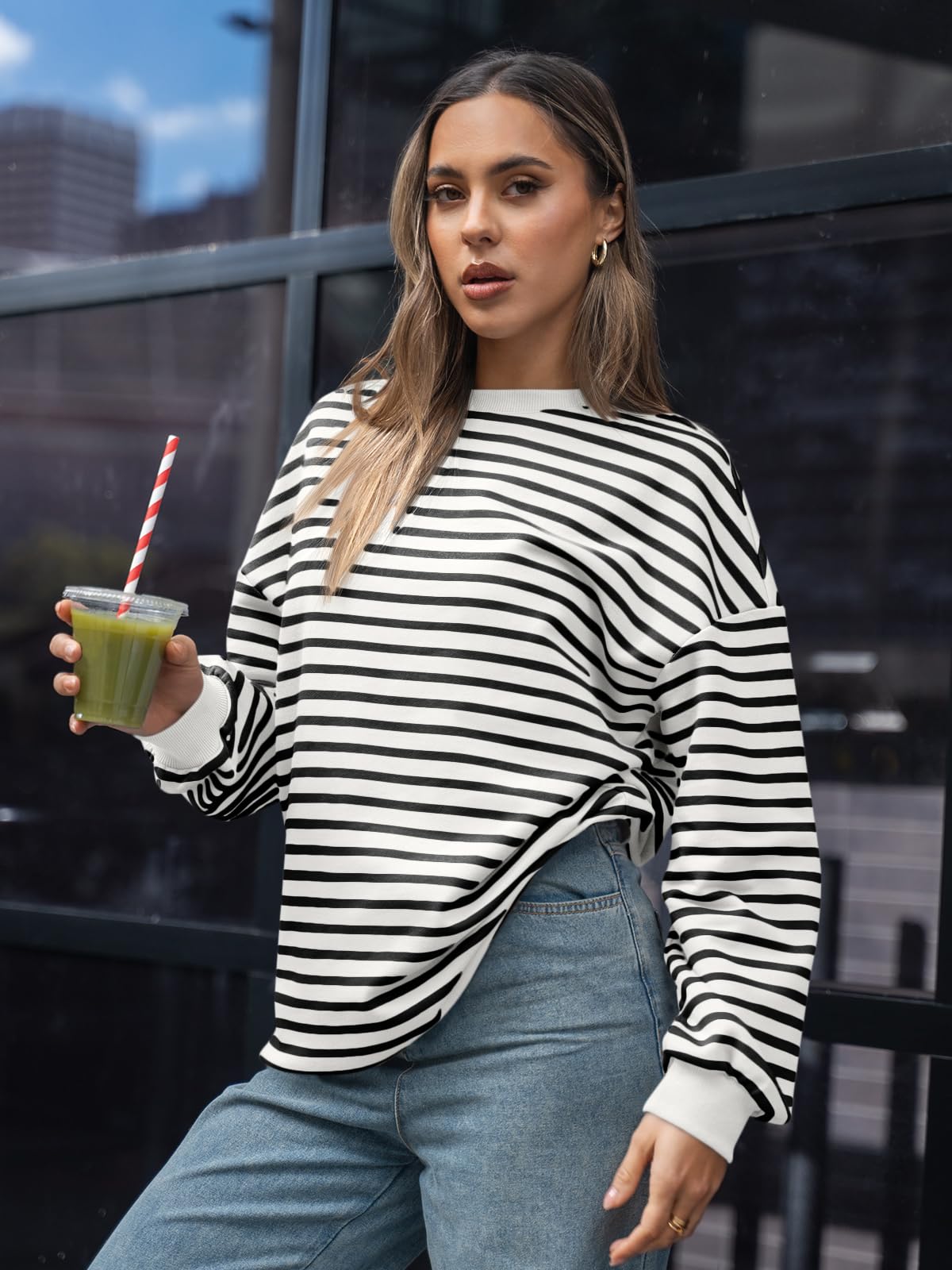 Trendy Queen Women's Oversized Crewneck Striped Sweatshirt - Soft Casual Long Sleeve Pullover for Women | Perfect for Fall, Winter, and Layering Outfits