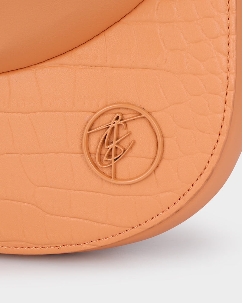 Stylish Tangerine Brown Baseball Cap Design Bag - Trendy Crossbody Purse for Women, Fashionable Accessory for Sports, Travel & Everyday Use
