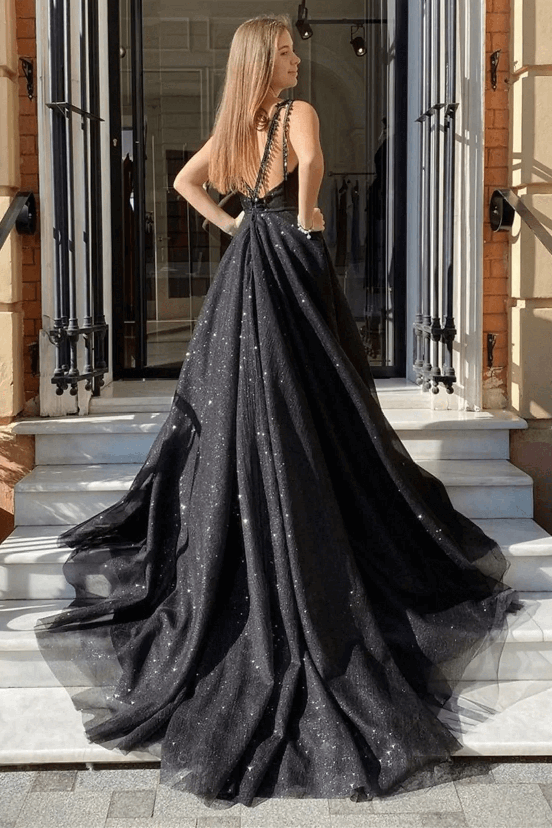 Elegant Black Tulle Prom Dress with V-Neck & High Slit Back - Perfect for Formal Dances, Evening Galas & Special Occasions