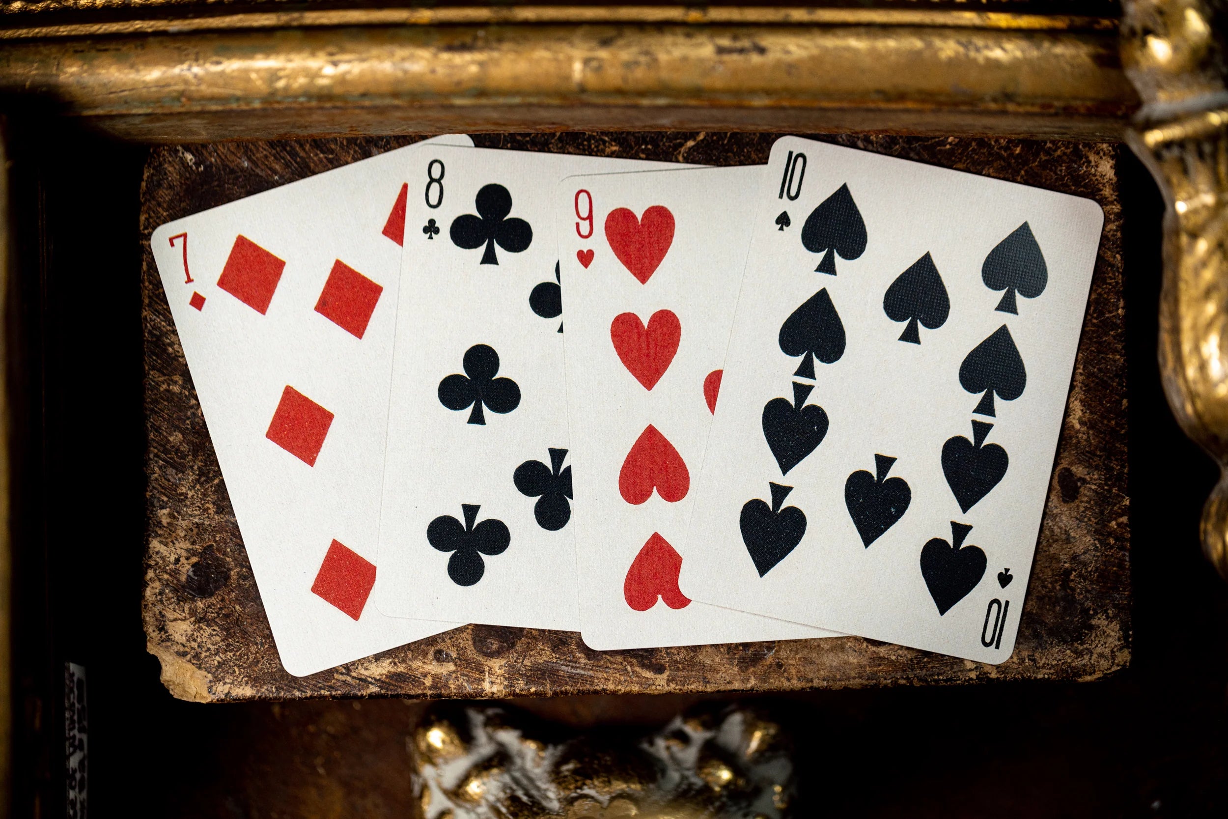 Premium Cibola Playing Cards - 100% Plastic, Waterproof & Durable for Poker, Magic Tricks & Card Games - Ideal for Casino Nights, Family Gatherings & Travel