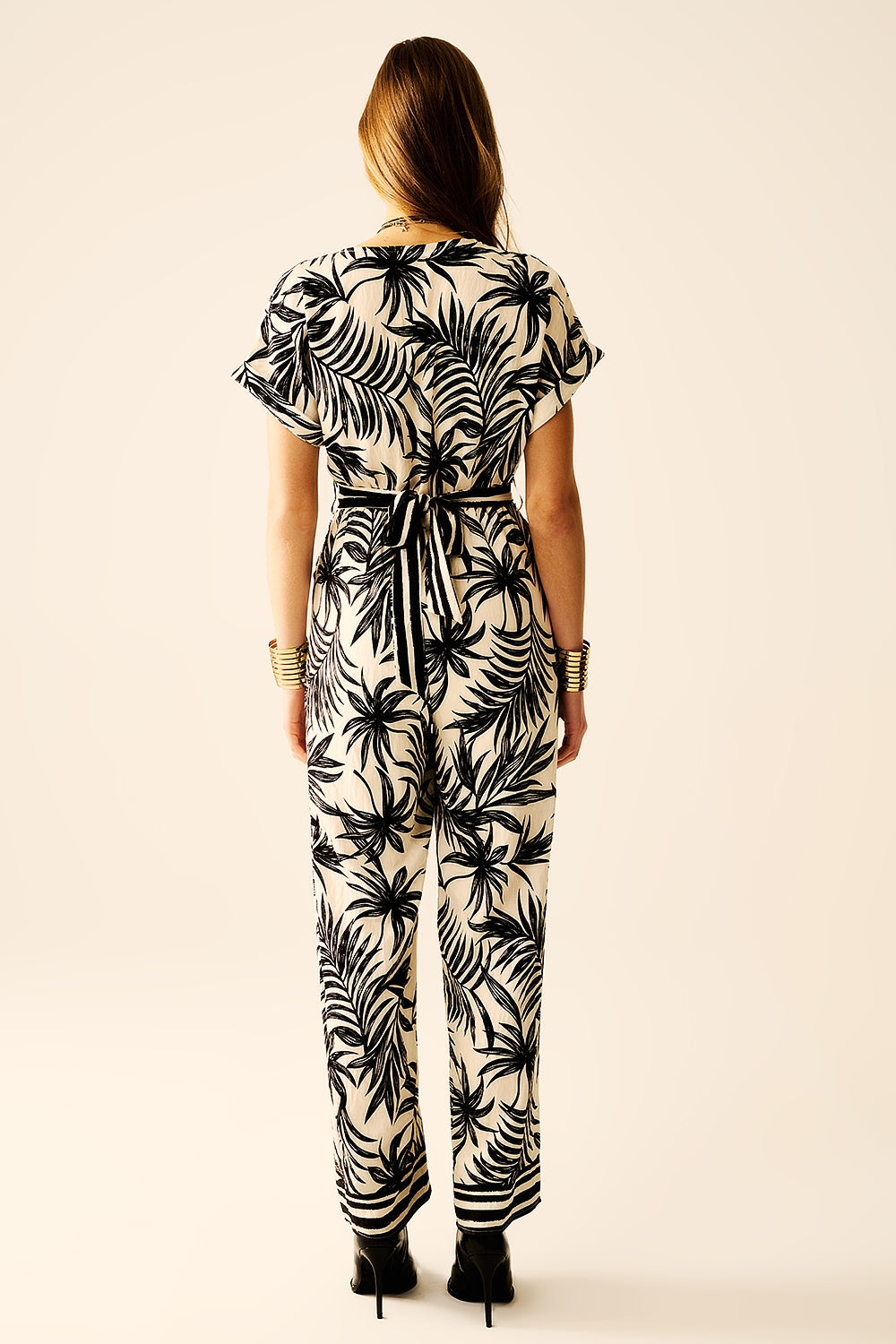 Black and White Tropical Print Short Sleeve Jumpsuit - Women's Casual Summer Outfit for Beach Vacation & Outdoor Activities