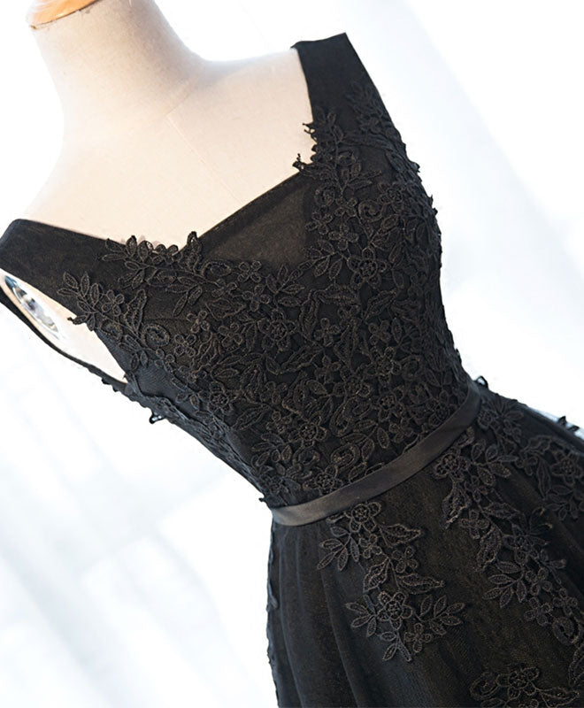 Elegant Black V-Neck Tulle Lace Prom Dress - Long Sleeve Evening Gown for Formal Events, Homecoming, and Special Occasions
