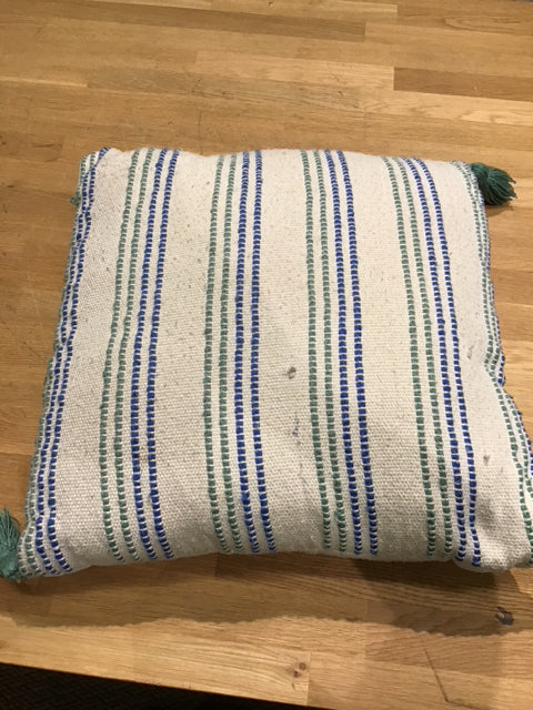 Eco-Friendly Burlap Pillow with Tassel - Bohemian Home Decor for Living Room, Bedroom & Porch