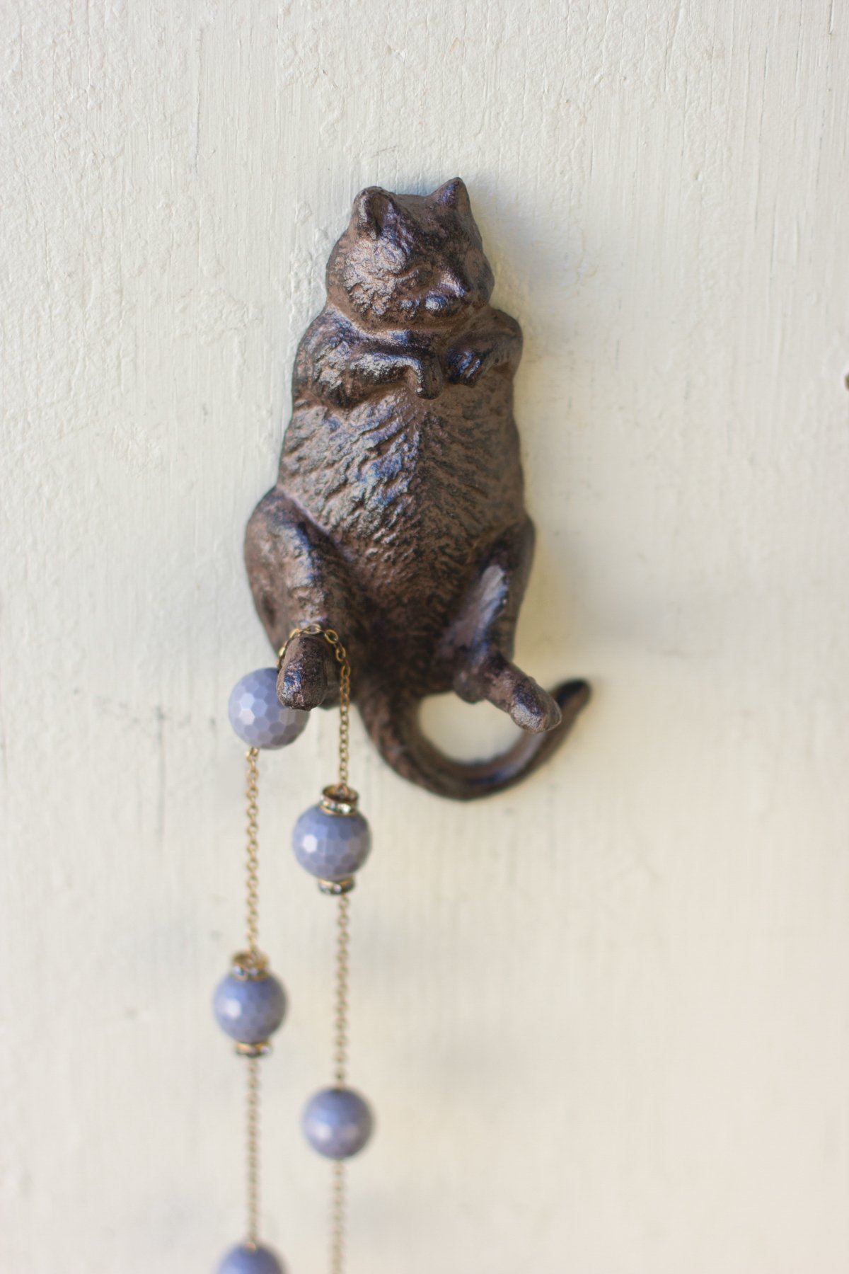 Cast Iron Fat Cat Wall Hook - Heavy Duty Rustic Decorative Hanger for Coats, Hats & Keys | Perfect for Entryway, Kitchen & Bathroom Organization