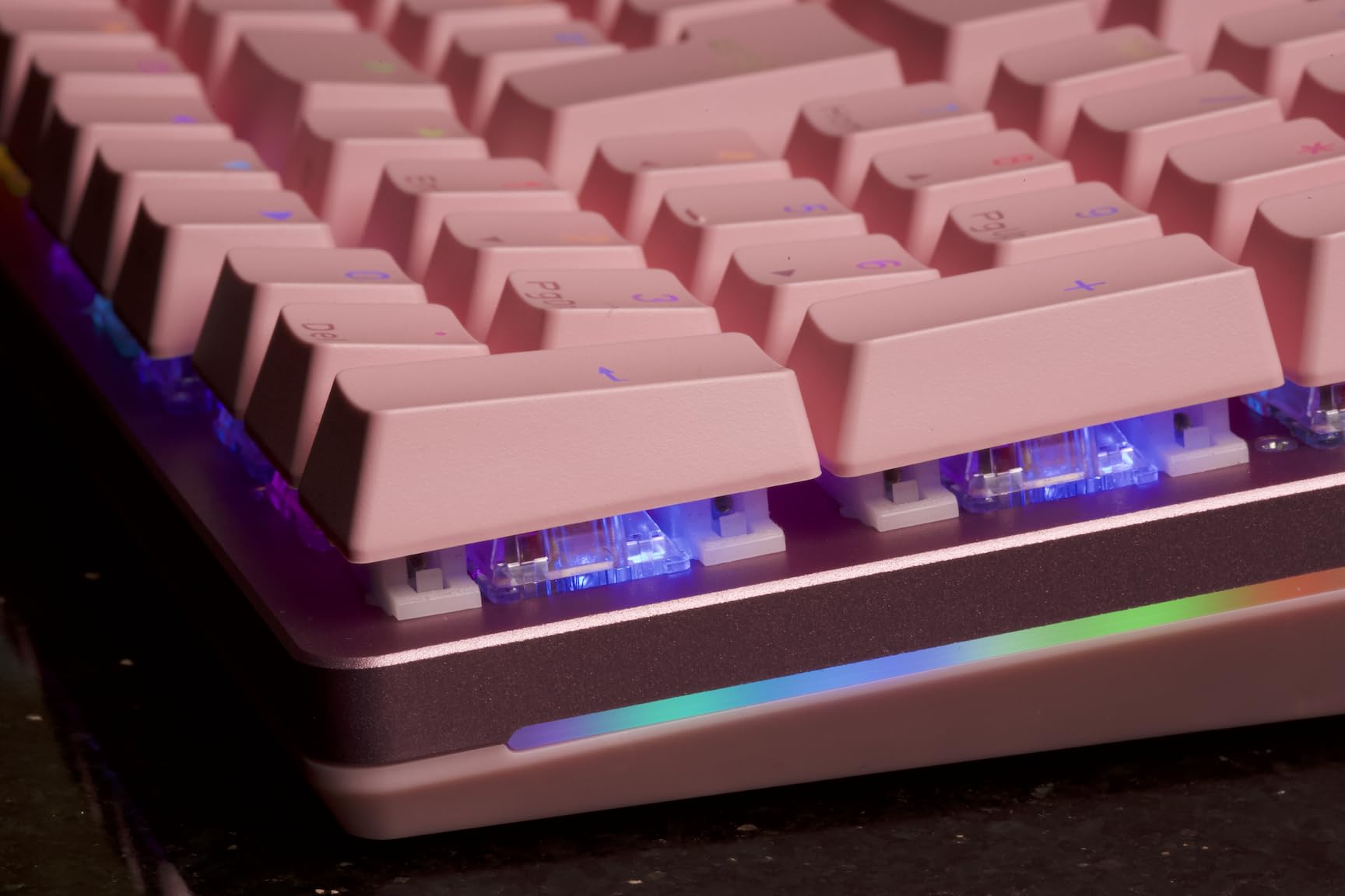 Glorious GMMK 2 Full Size (96%) Mechanical Gaming Keyboard - Aluminum Frame, Hot-Swappable, Double-Shot Keycaps, Glorious Fox Switches, RGB Backlit, German QWERTZ Layout - Pink | Perfect for Esports, Streaming & Office Work