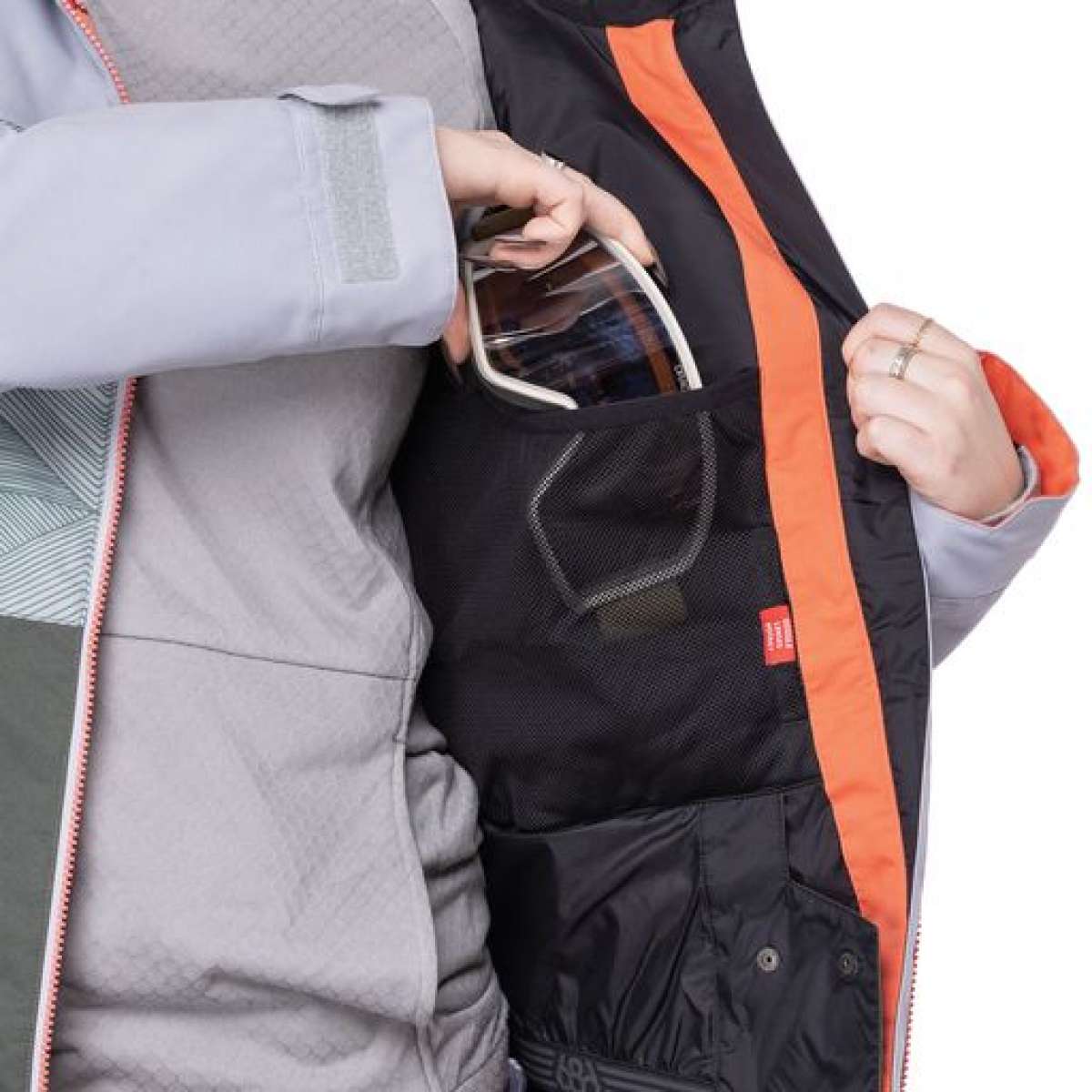 686 Women's Athena Insulated Jacket - Waterproof Winter Coat with Fleece Lining for Skiing, Snowboarding & Outdoor Activities (2022 Edition)