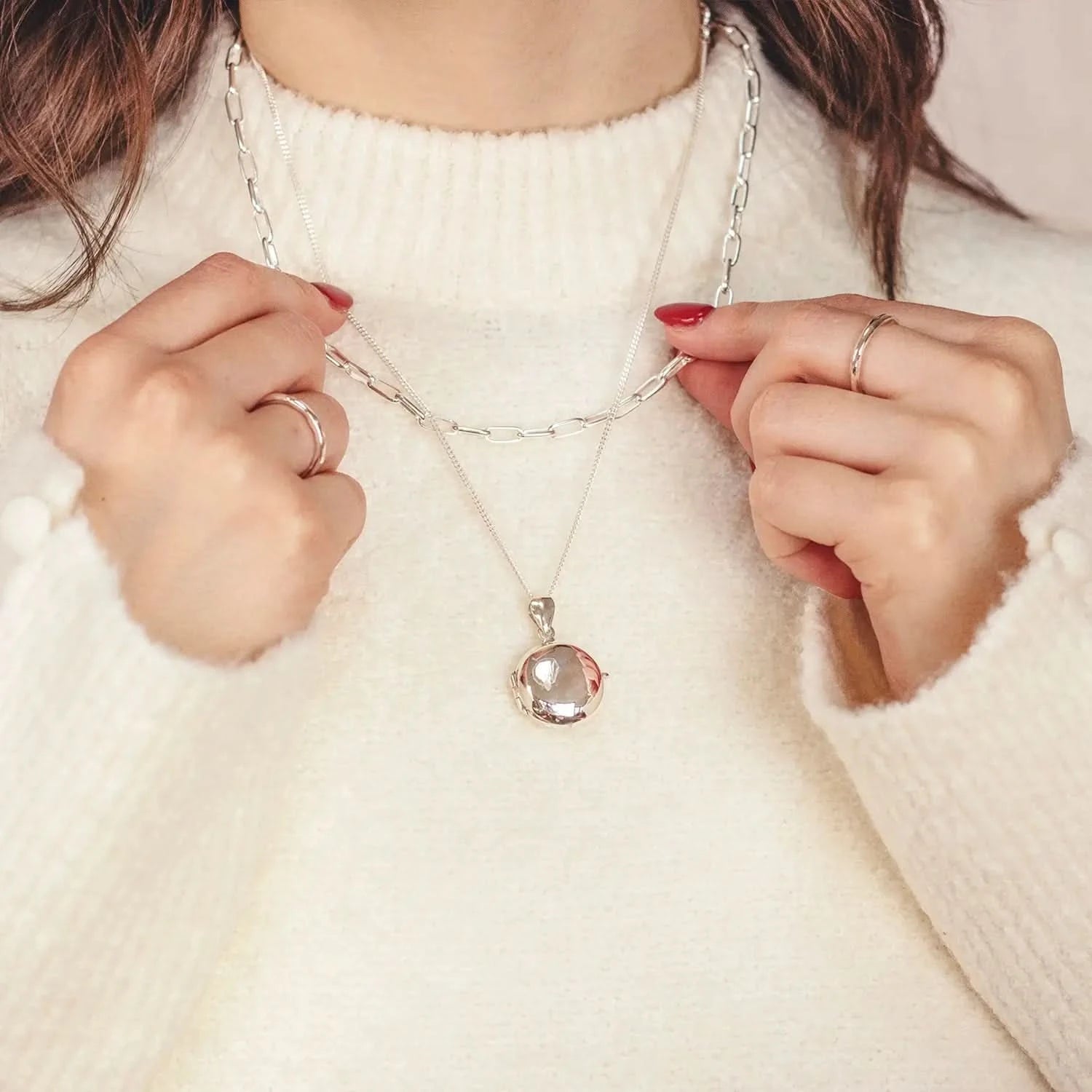Memorial Photo Locket for Ashes - Silver Round Keepsake Pendant for Cremation Jewelry - Perfect for Honoring Loved Ones at Weddings, Funerals & Special Occasions