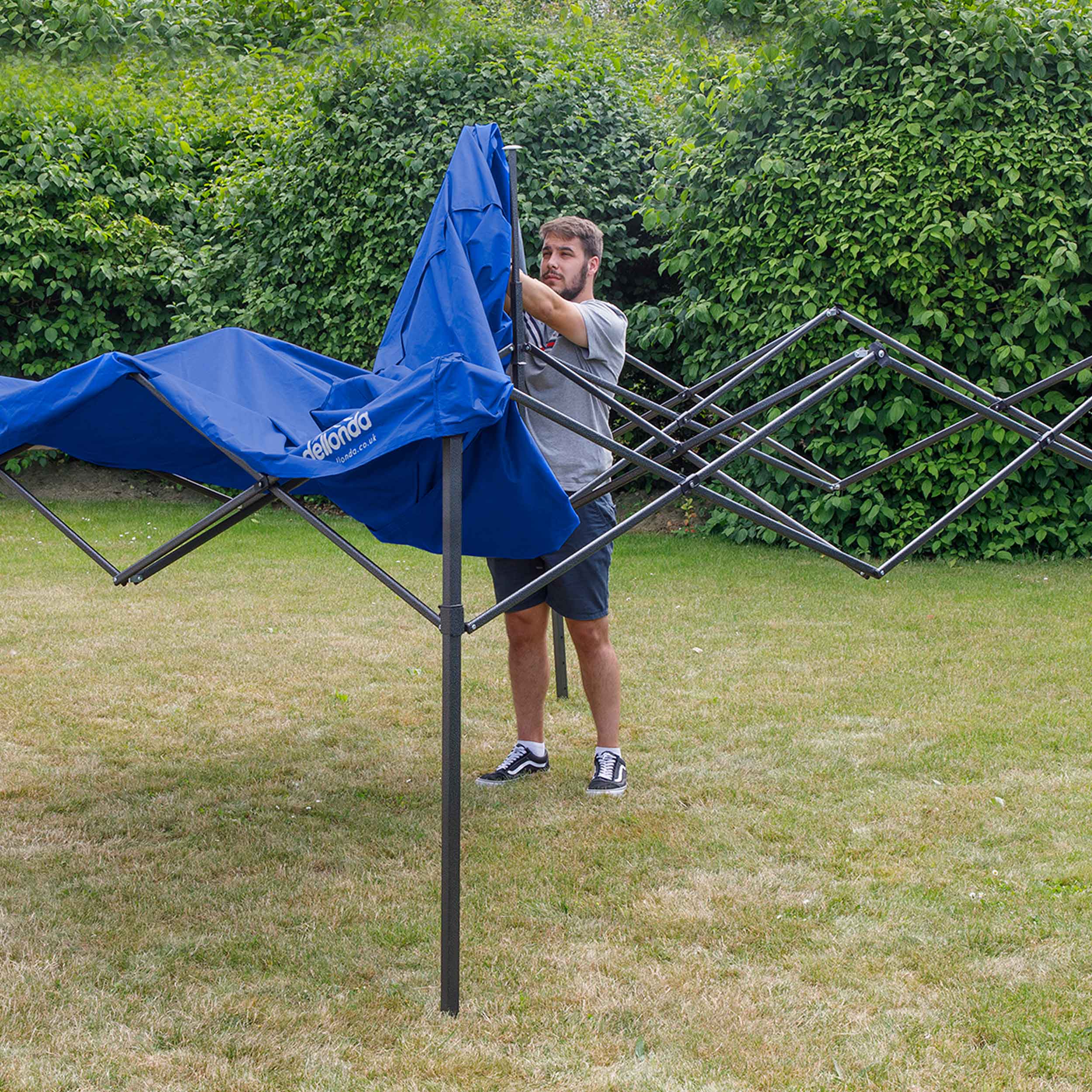 Premium 3x3m Pop Up Gazebo Tent with Waterproof Canopy - Includes Carry Bag, Stakes & Weight Bags - Portable Outdoor Shelter for Camping, Beach, Picnics & Backyard Parties (Blue, DG131)