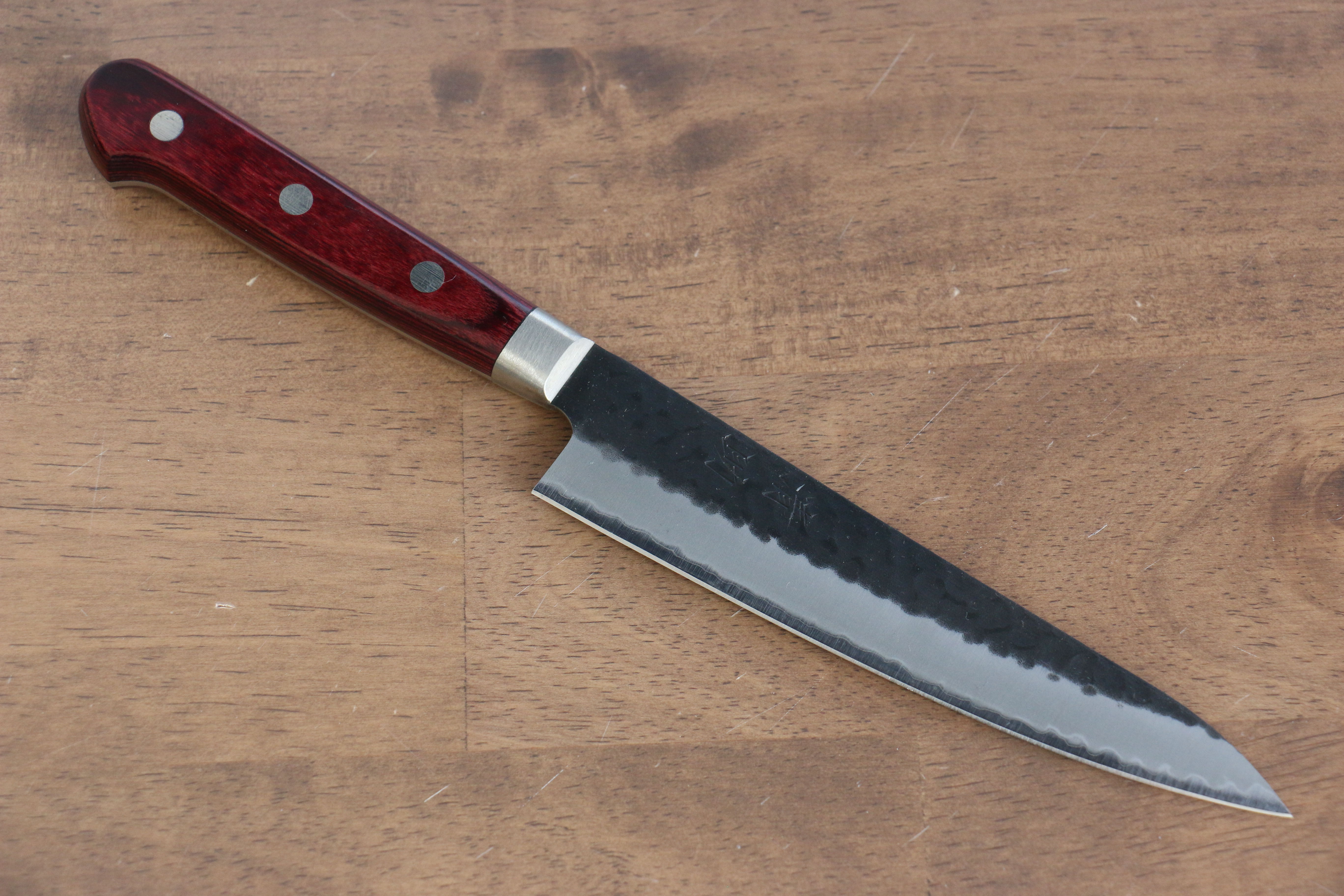 Seisuke Blue Super Hammered Kurouchi Petty Utility Knife 135mm - Red Pakka Wood Handle - Perfect for Slicing, Peeling & Precision Kitchen Tasks