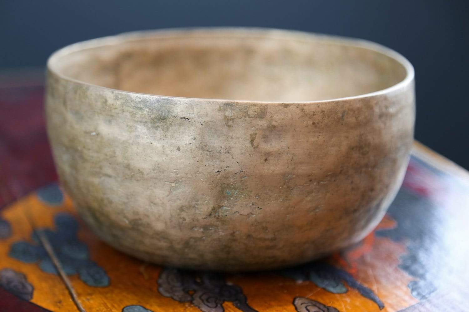Heart Chakra Singing Bowl - Antique Tibetan Meditation Bowl for Compassion & Healing | Perfect for Yoga, Sound Therapy & Spiritual Practices