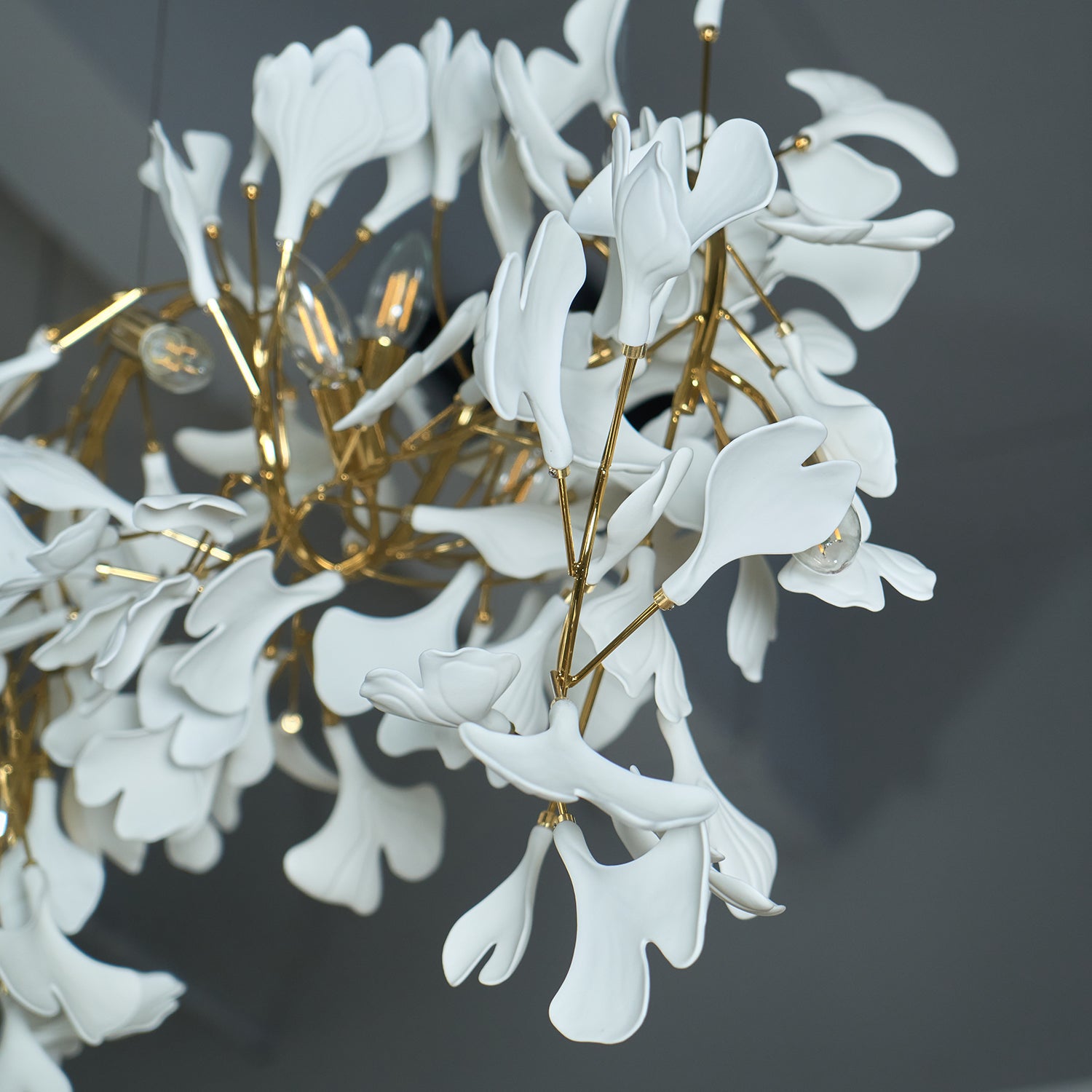 Elegant Ginkgo Leaf Chandelier - Modern Crystal Ceiling Light Fixture for Dining Room, Living Room & Bedroom Decor | Gold Leaf Design Lighting for Home & Office