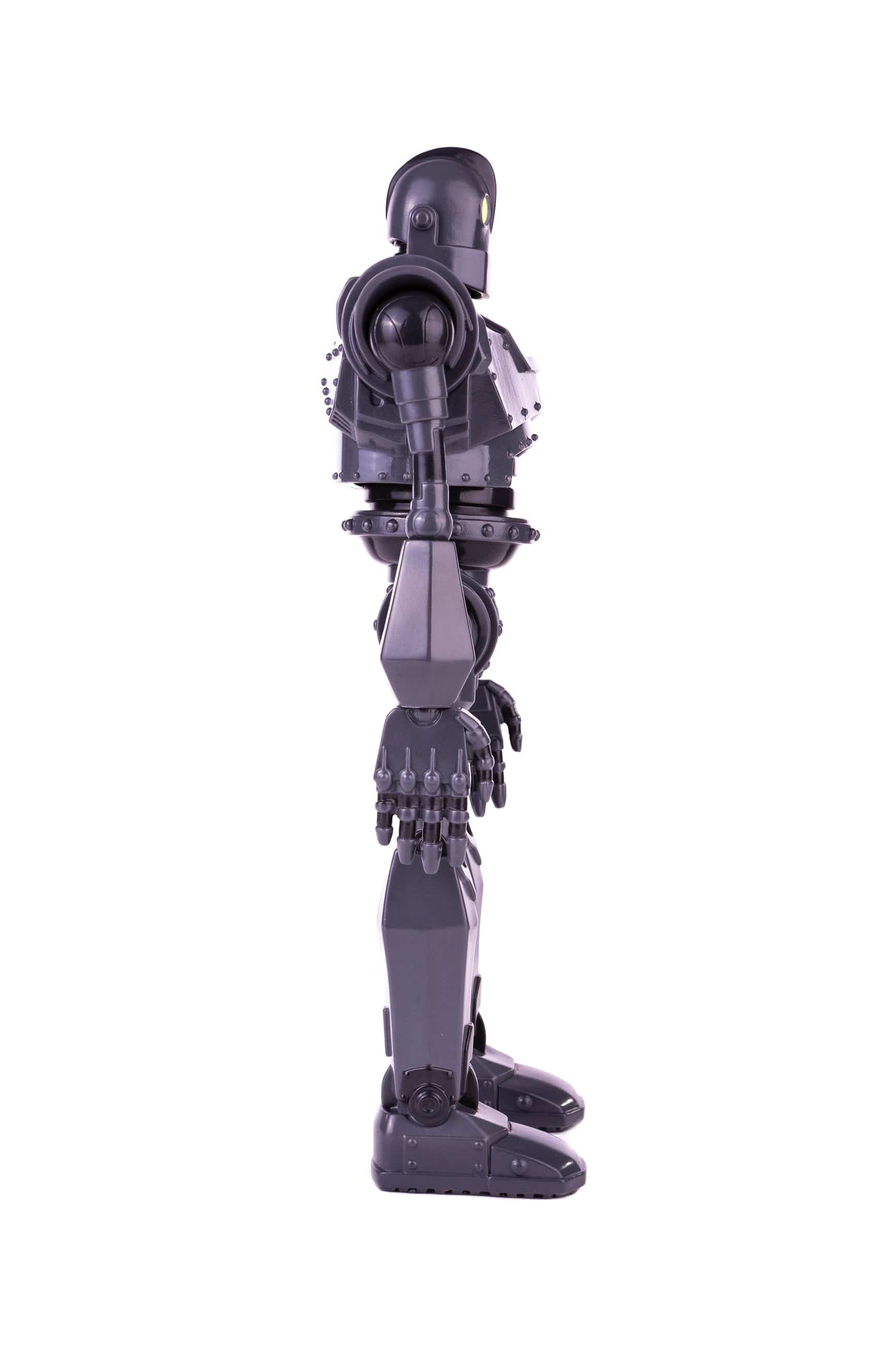 Iron Giant Soft Vinyl Figure - Collectible Movie Character Statue for Display & Gifts - Perfect for Anime Fans, Home Decor, and Office Desk Showcase