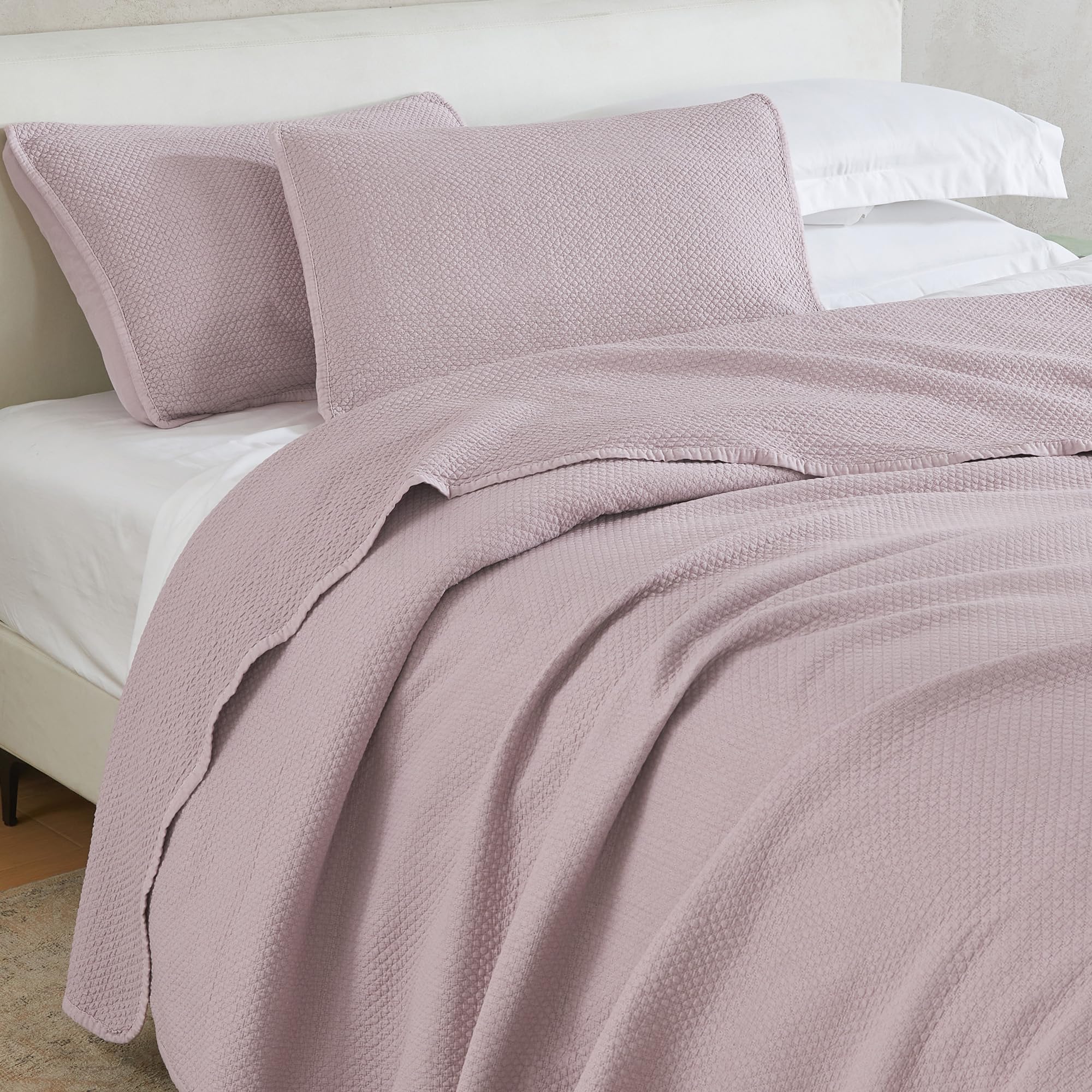 Queen Size Pink Quilt Set - Ultra-Soft Lightweight Bedding for Dorms & Teens