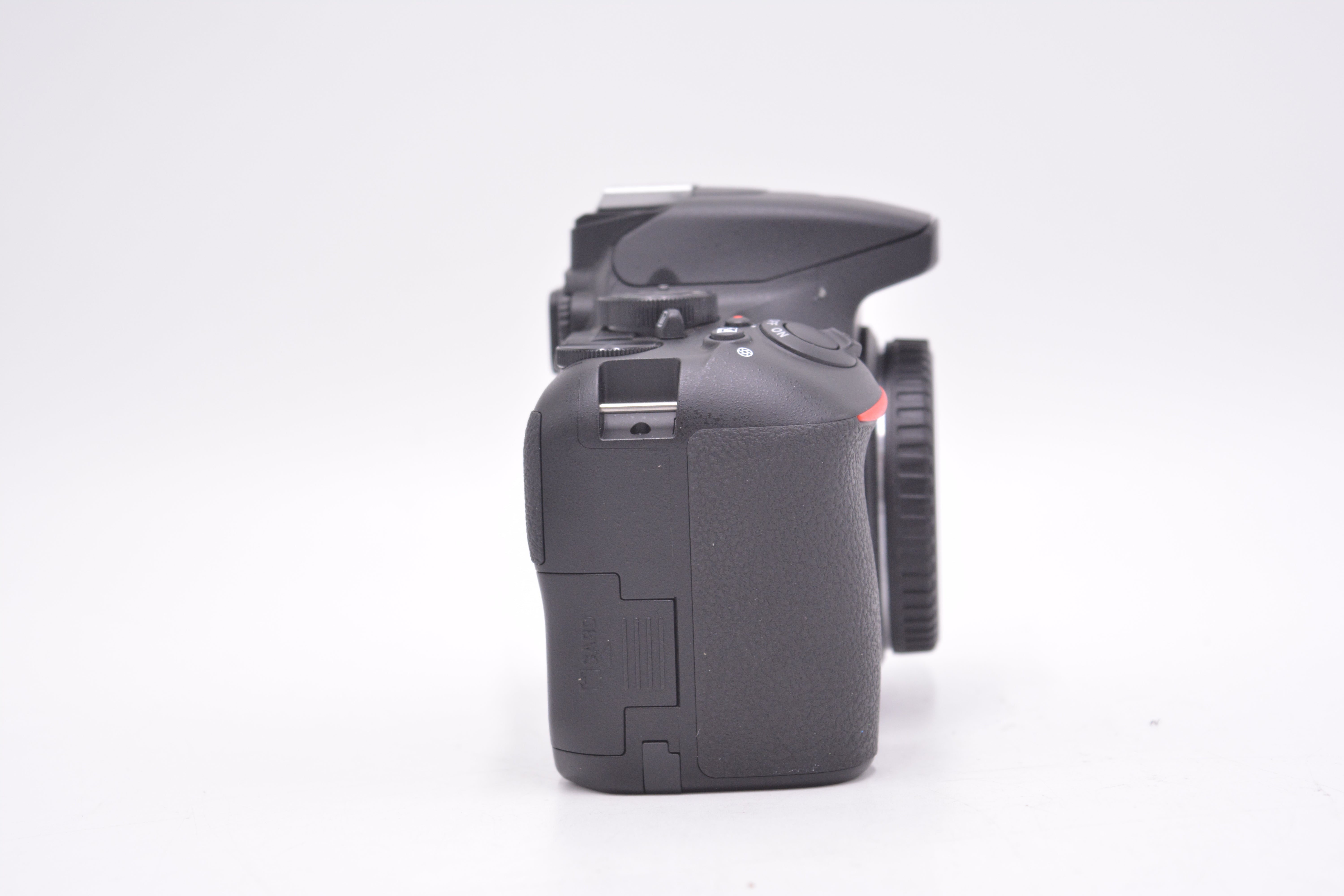Nikon D3500 DSLR Camera Body (Used for Parts) - High-Quality Replacement for Photography & Videography | Perfect for DIY Repairs, Spare Parts, and Camera Enthusiasts