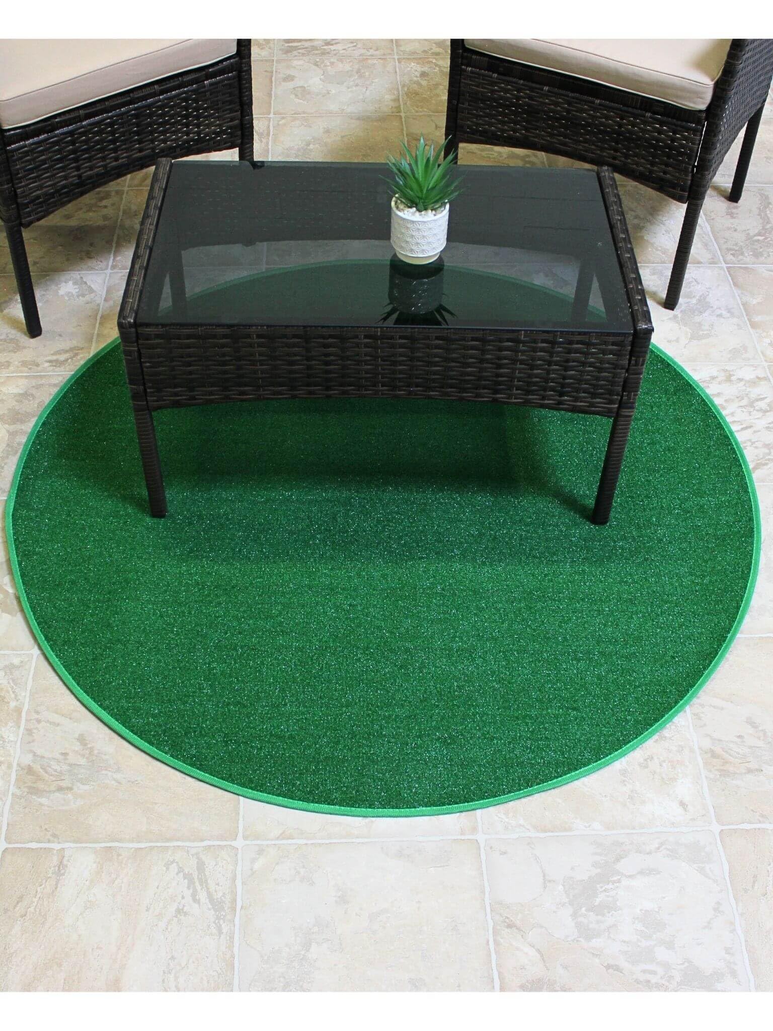 KOECKRITZ Washable Artificial Grass Turf Carpet - 7' Round Green Fake Grass Rug for Outdoor Patio, Gazebo, Pool Area, Golf Backdrop, Balcony & Garage Workspace - Perfect for Home Decor, Pet Play Area & Event Photo Background